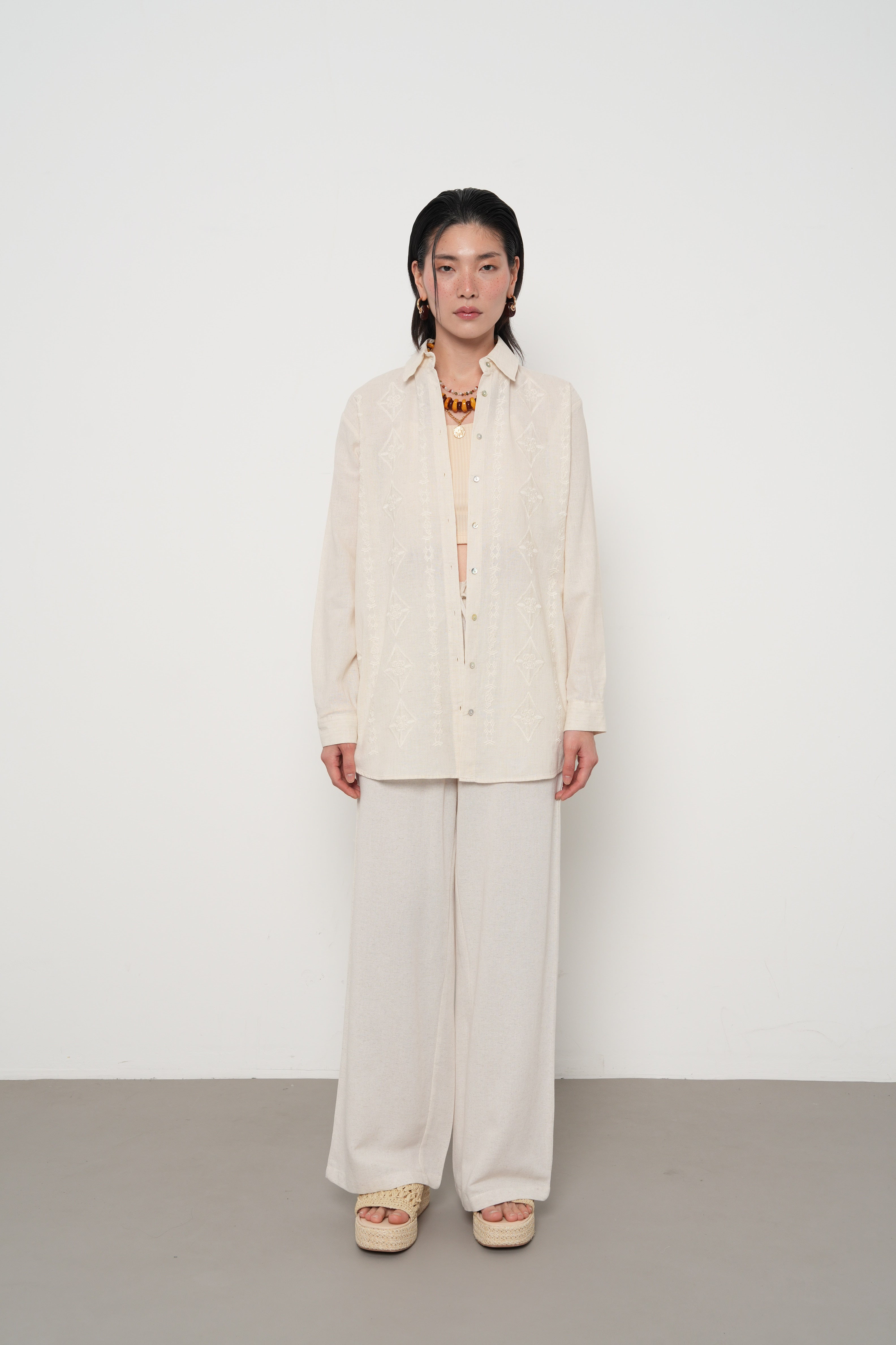 Orfeonegro Çiçek Desenli Beyaz Nakışlı Gömlek