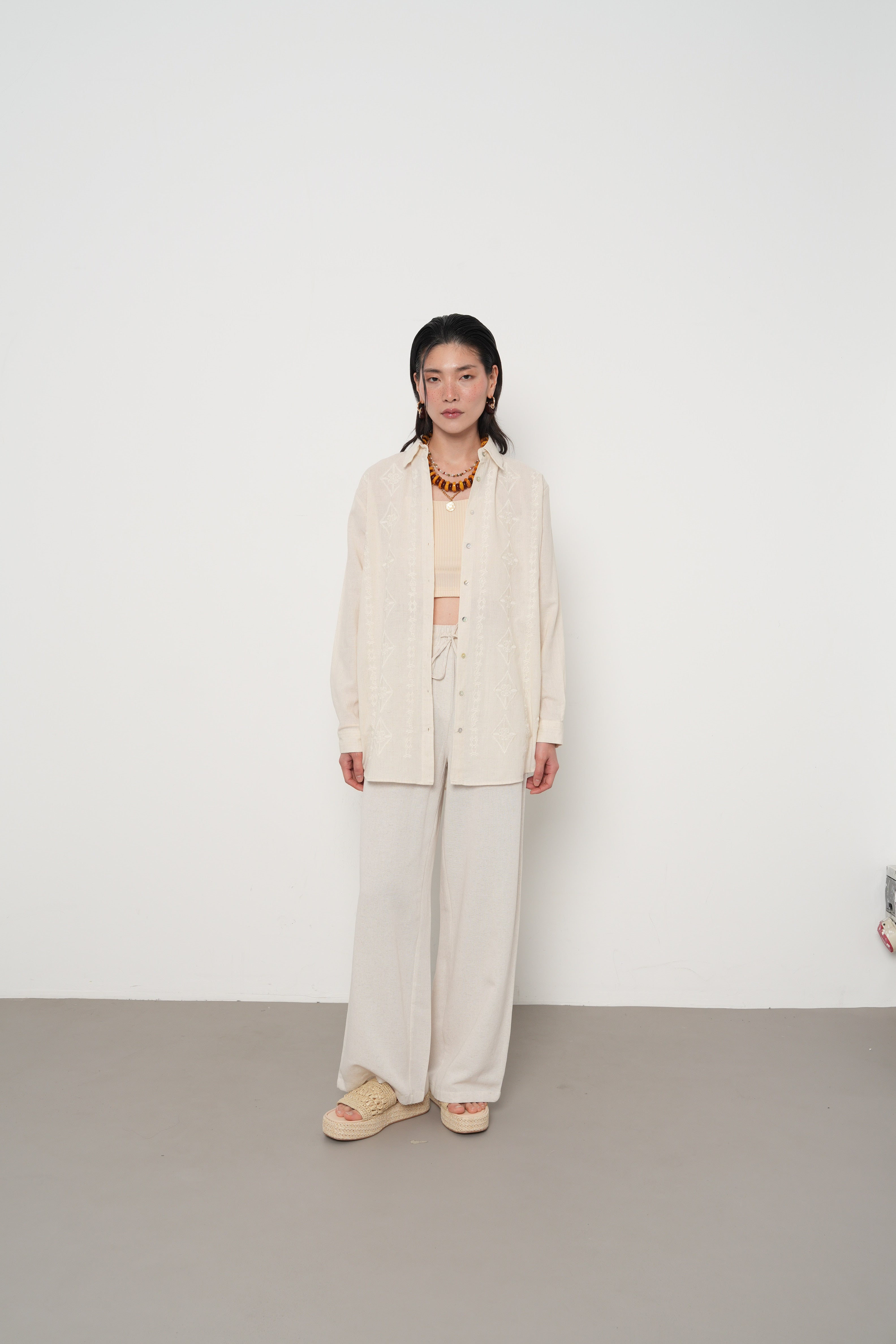 Orfeonegro Çiçek Desenli Beyaz Nakışlı Gömlek