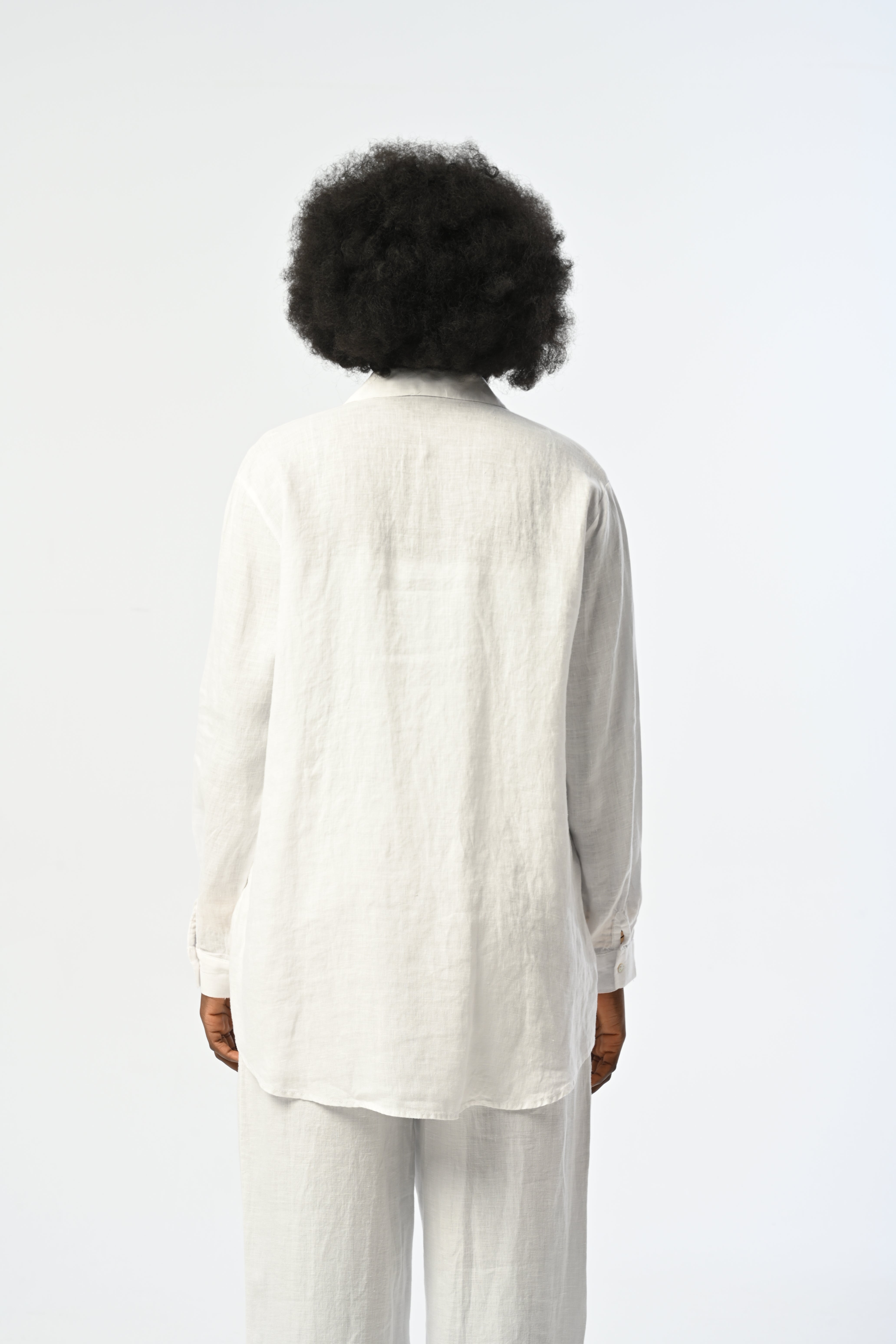 Nakış İşlemeli Beyaz Oversize Keten Gömlek – %100 Keten, 80 cm - 34307
