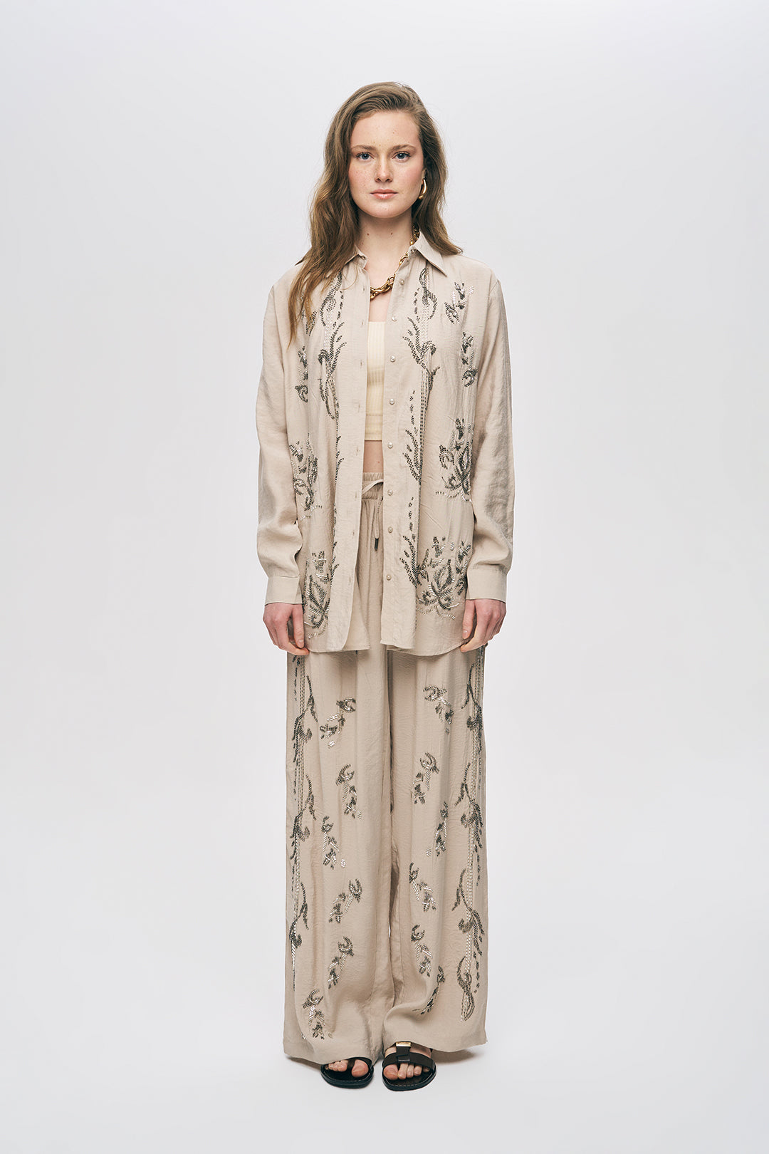 İşlemeli Bej Oversize Gömlek