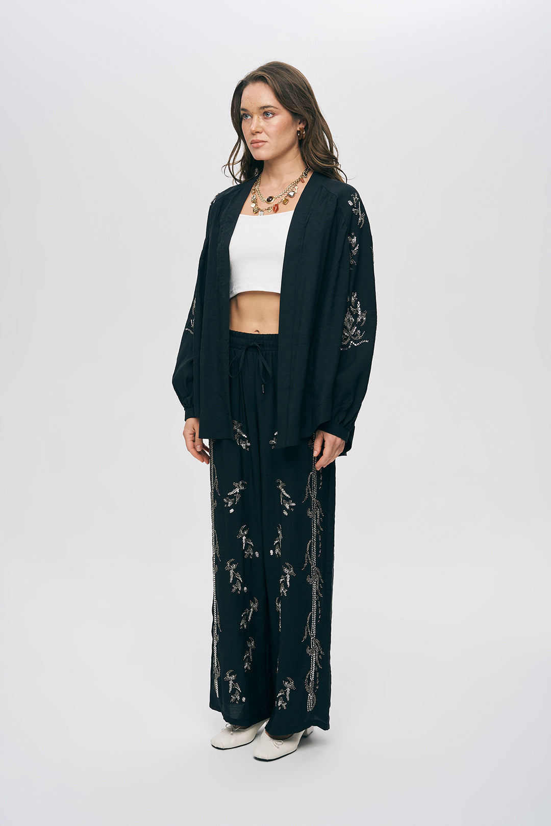 İşlemeli Siyah Kimono Ceket