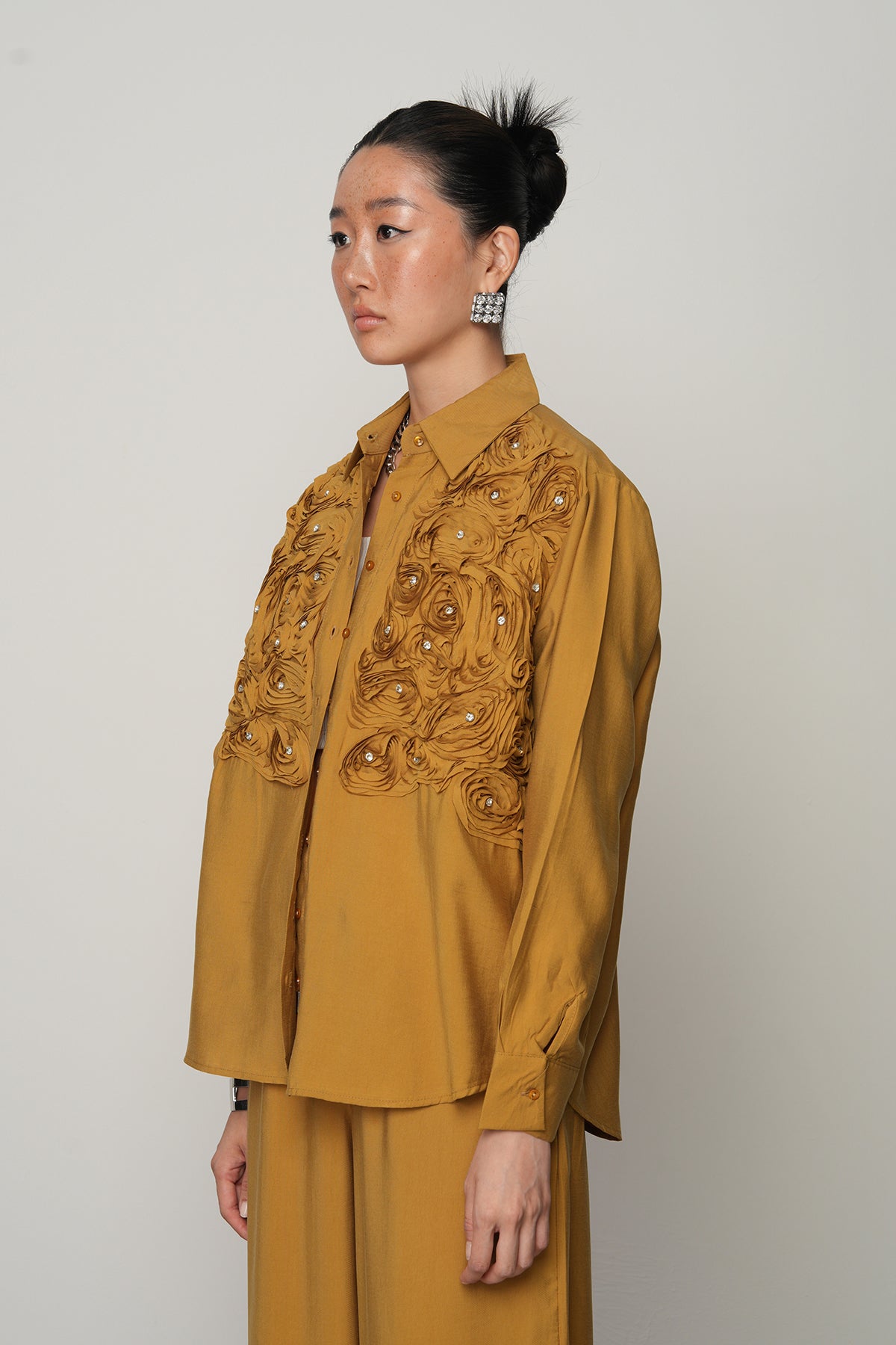Toptan Gül ve Taş İşlemeli Kadın Gömlek – %90 Tencel Kumaş 34541 Kimyon