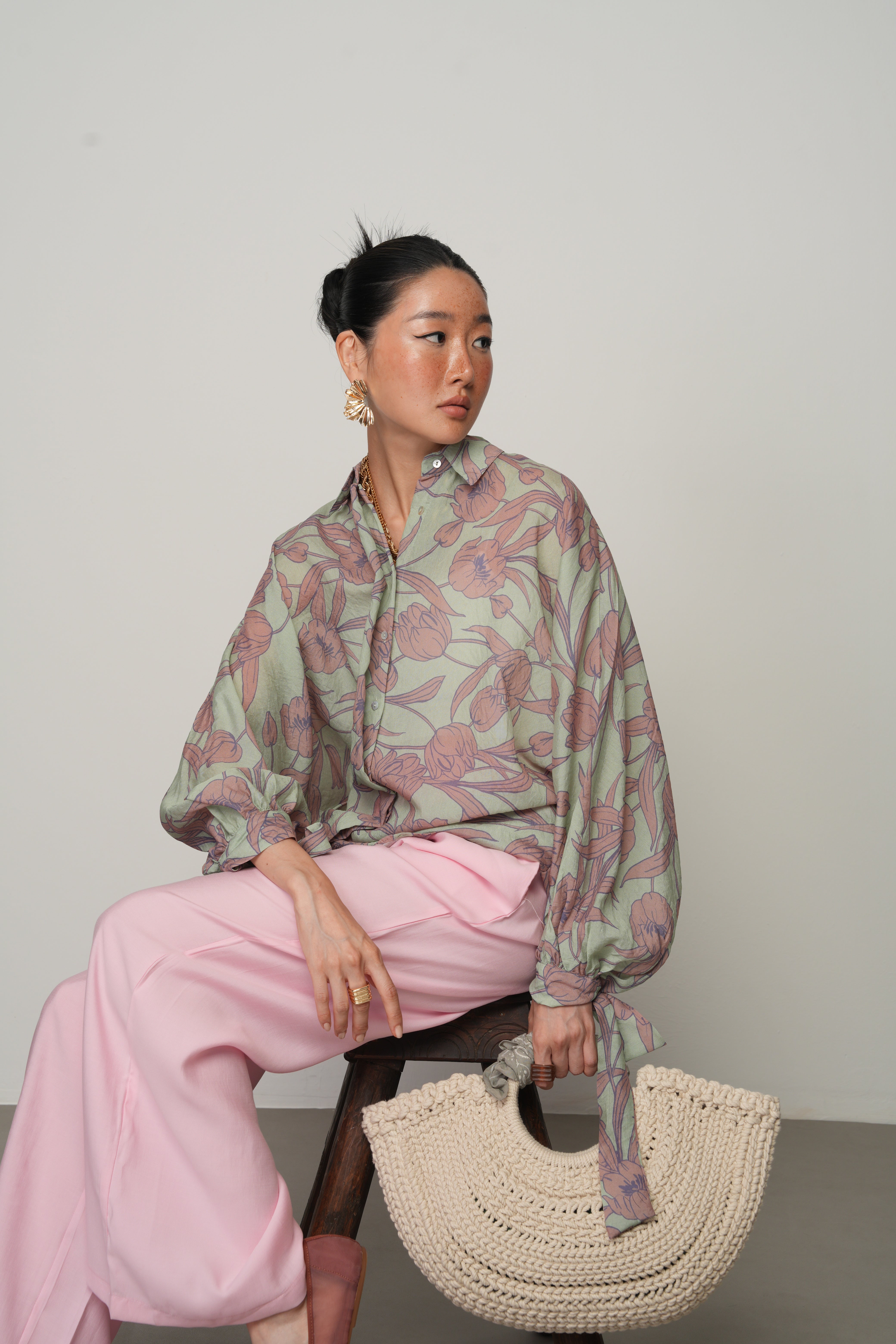 Oversize Kesim Koldan Bağlamalı Çiçek Desenli Gömlek - 34563