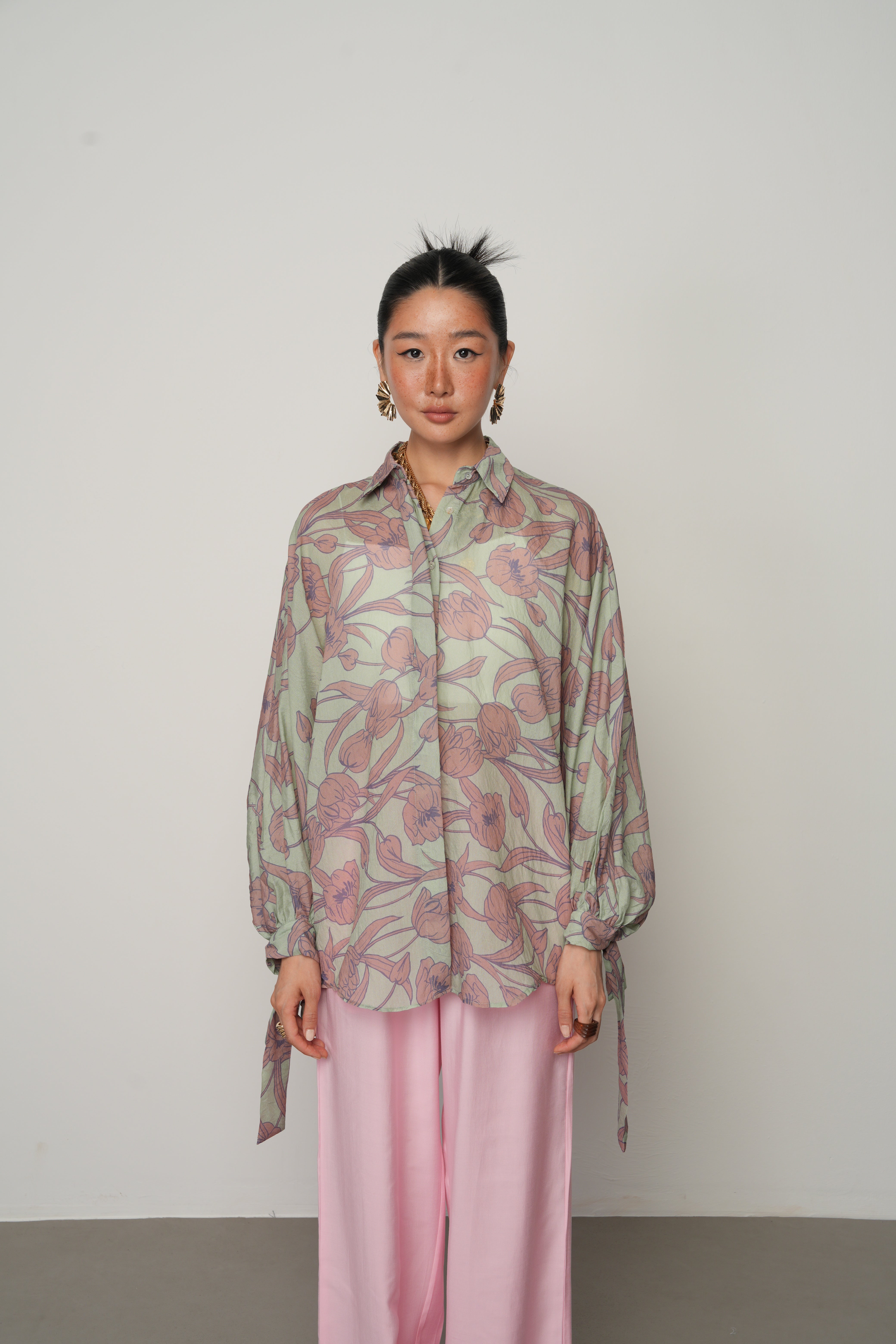 Oversize Kesim Koldan Bağlamalı Çiçek Desenli Gömlek - 34563