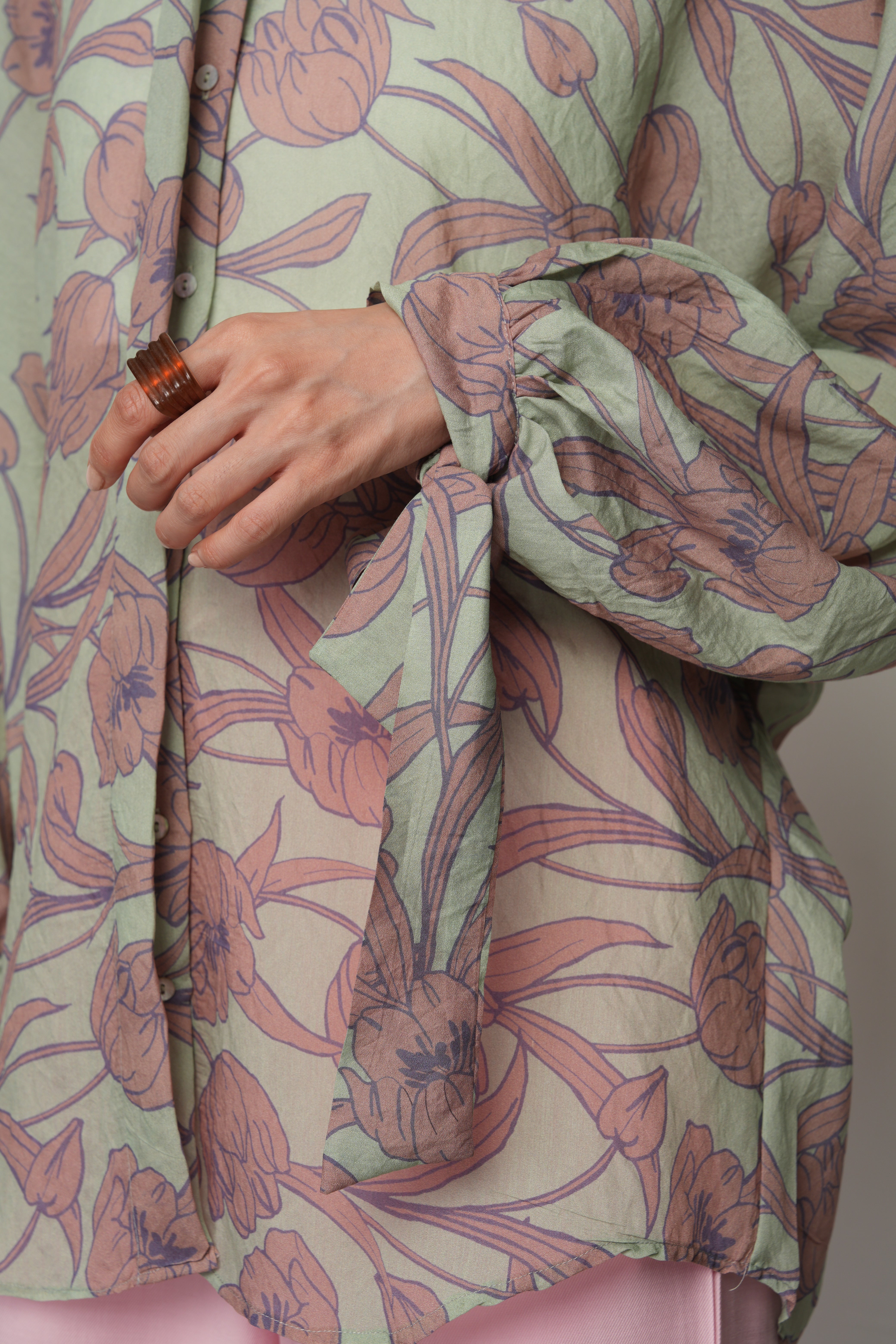 Oversize Kesim Koldan Bağlamalı Çiçek Desenli Gömlek - 34563