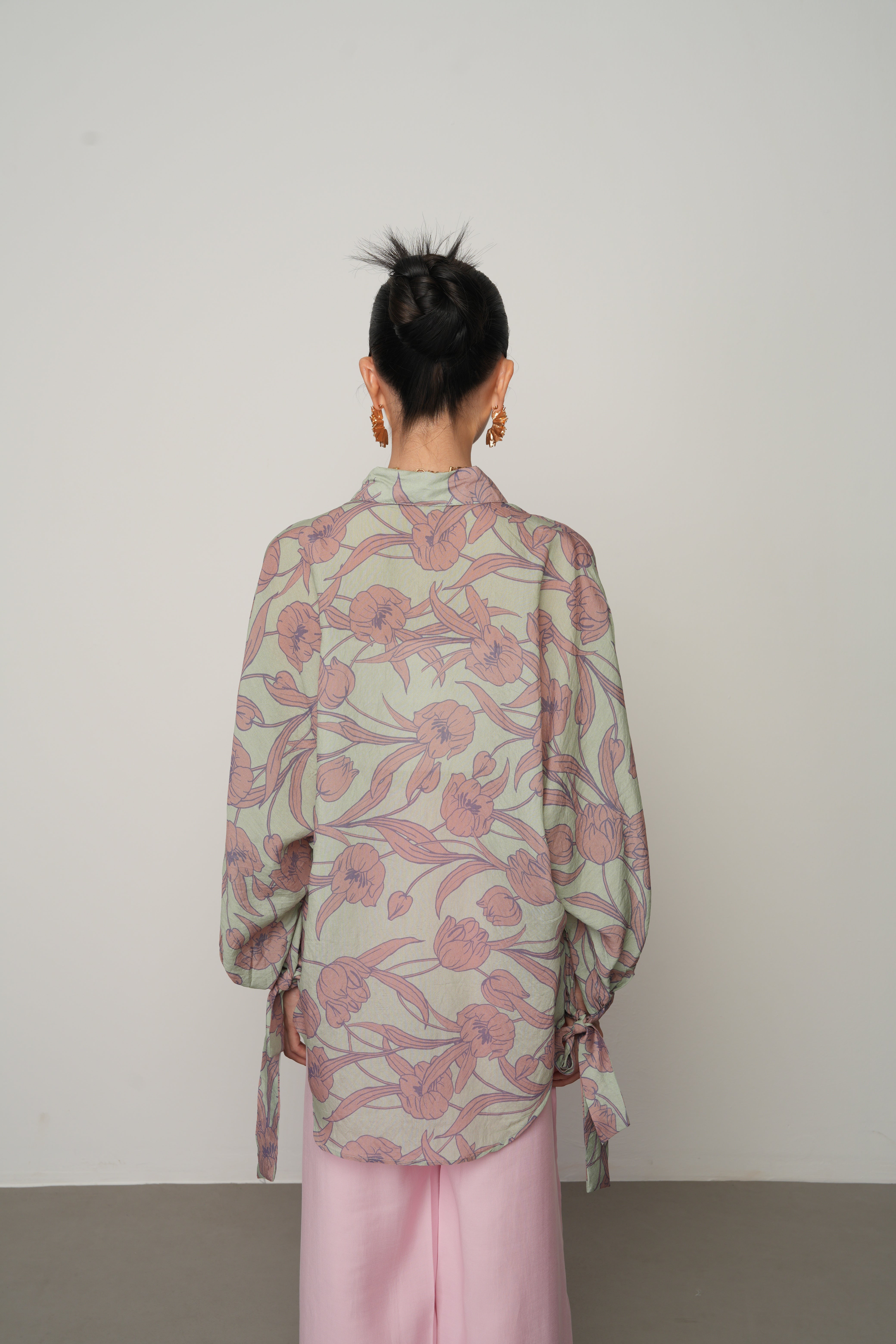Oversize Kesim Koldan Bağlamalı Çiçek Desenli Gömlek - 34563