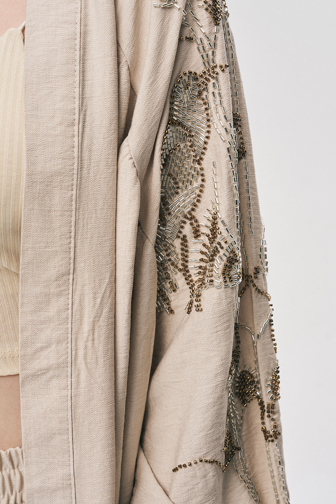 Orfeonegro Kuş ve Çiçek Boncuk İşlemeli Oversize Kimono Açık Bej ORFEONEGRO