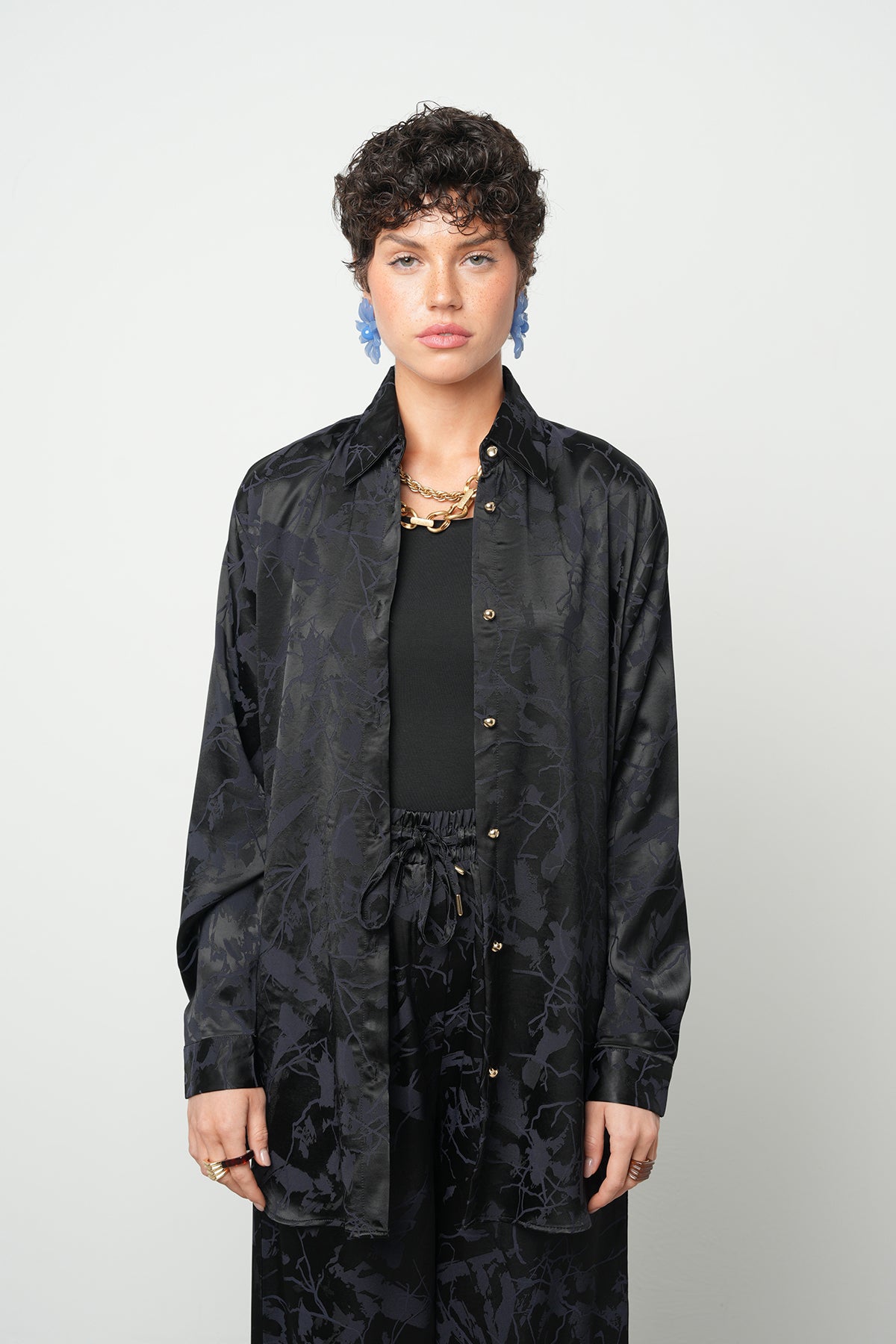 Orfeonegro Siyah Çiçek Desenli Saten Oversize Gömlek
