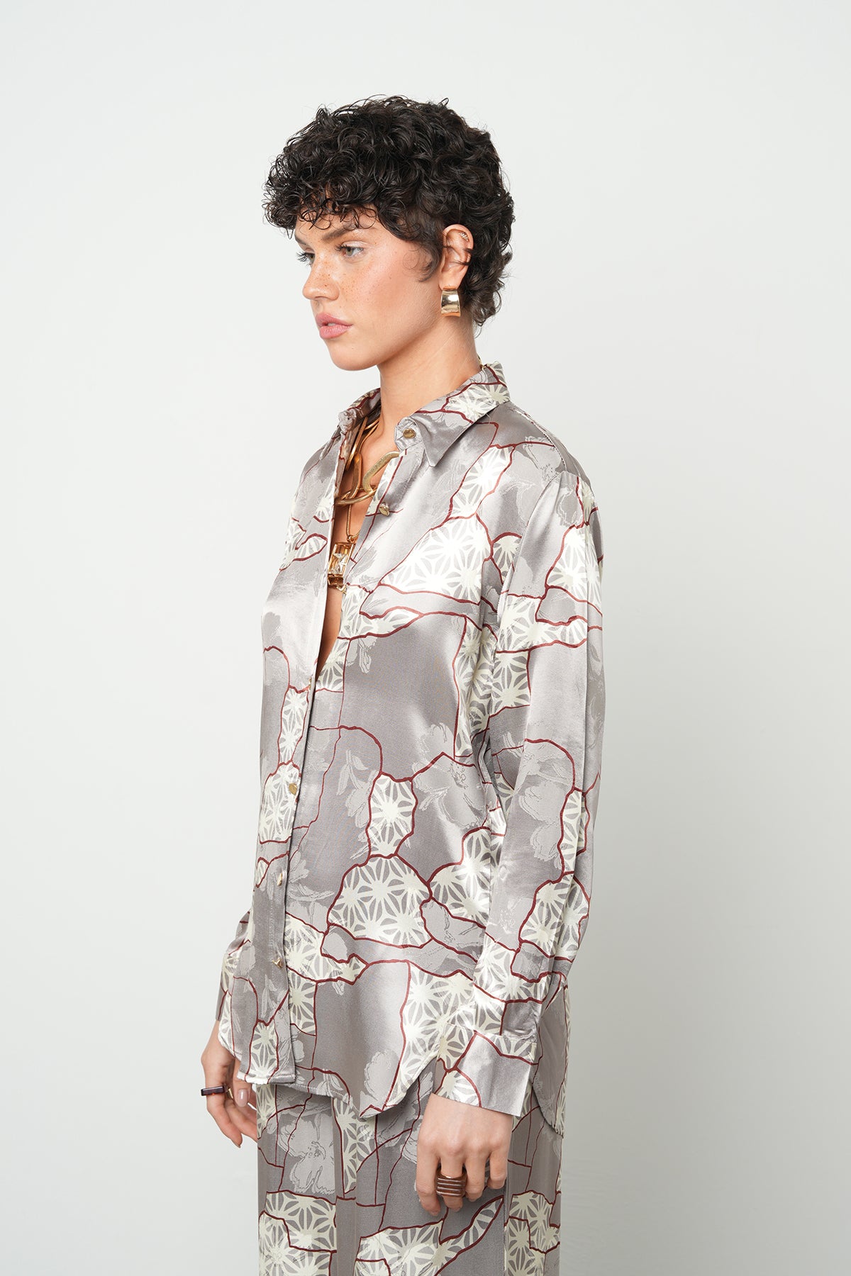 Desenli Saten Gömlek