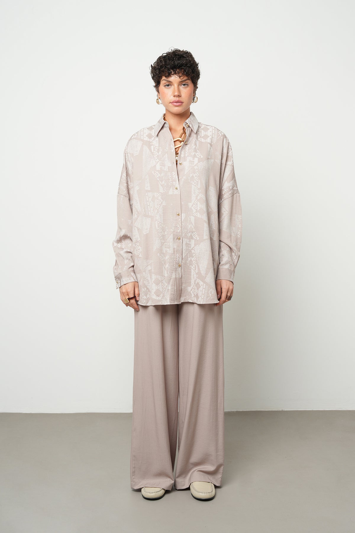 Orfeonegro Geometrik Desenli Düğme Detaylı Oversize Gömlek Bej