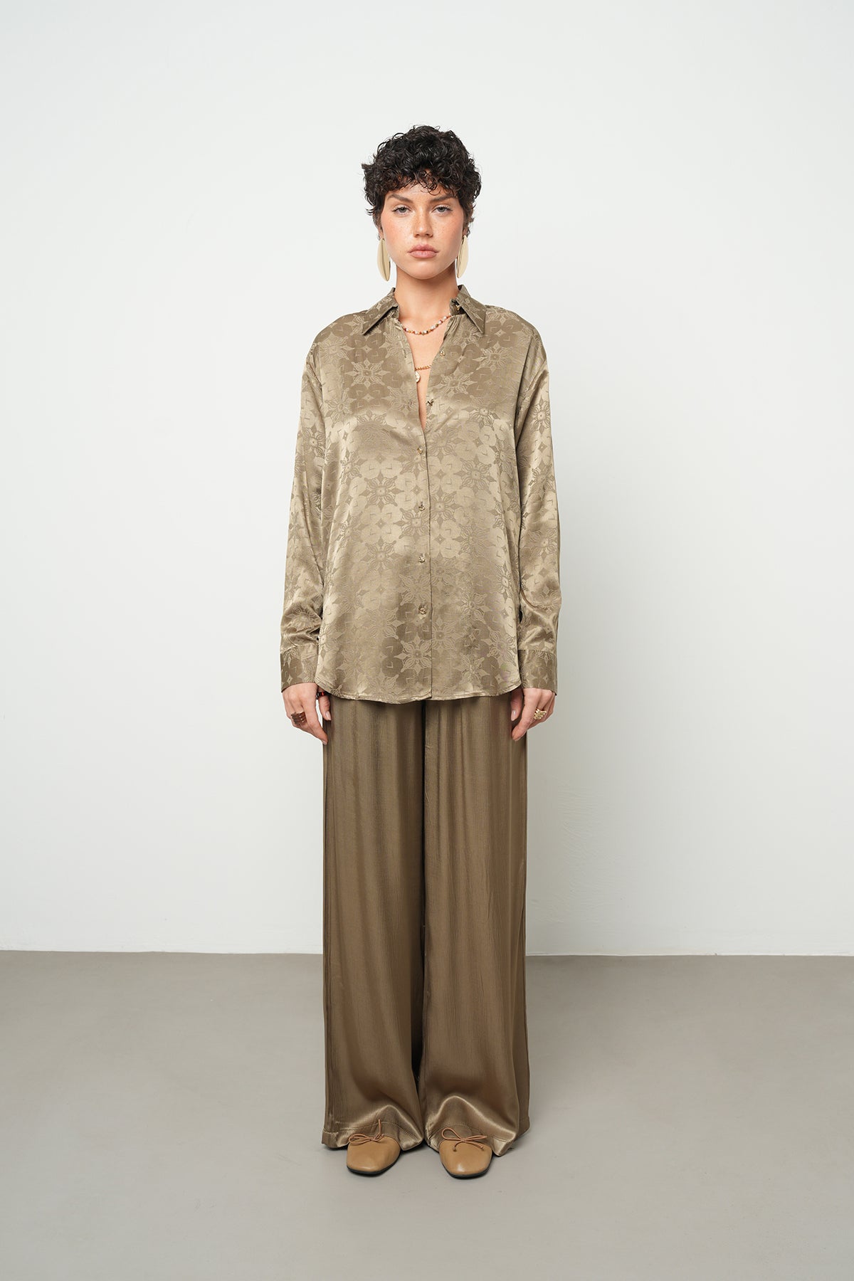 Orfeonegro Jakarlı Yıldız Desenli Saten Oversize Gömlek