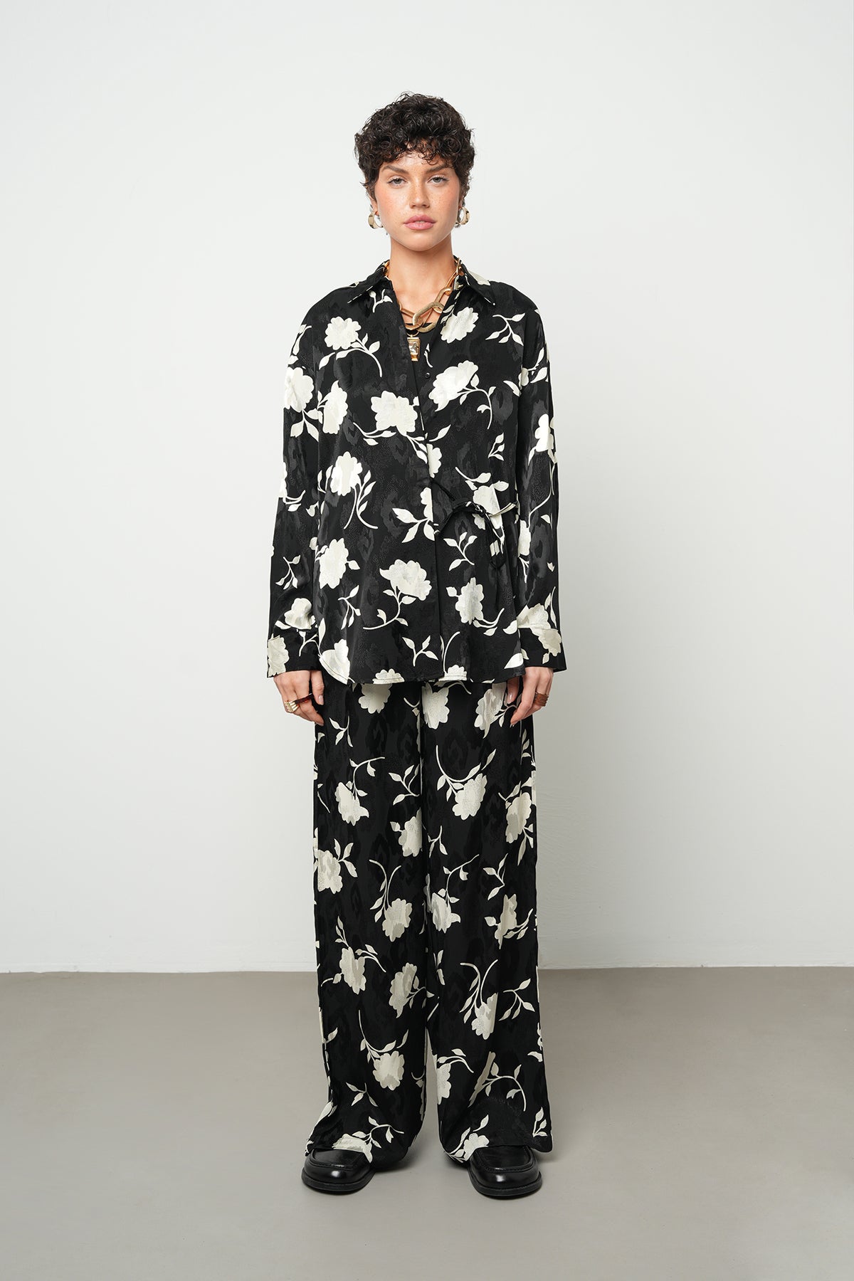 Çiçek Desenli Kısa Gömlek