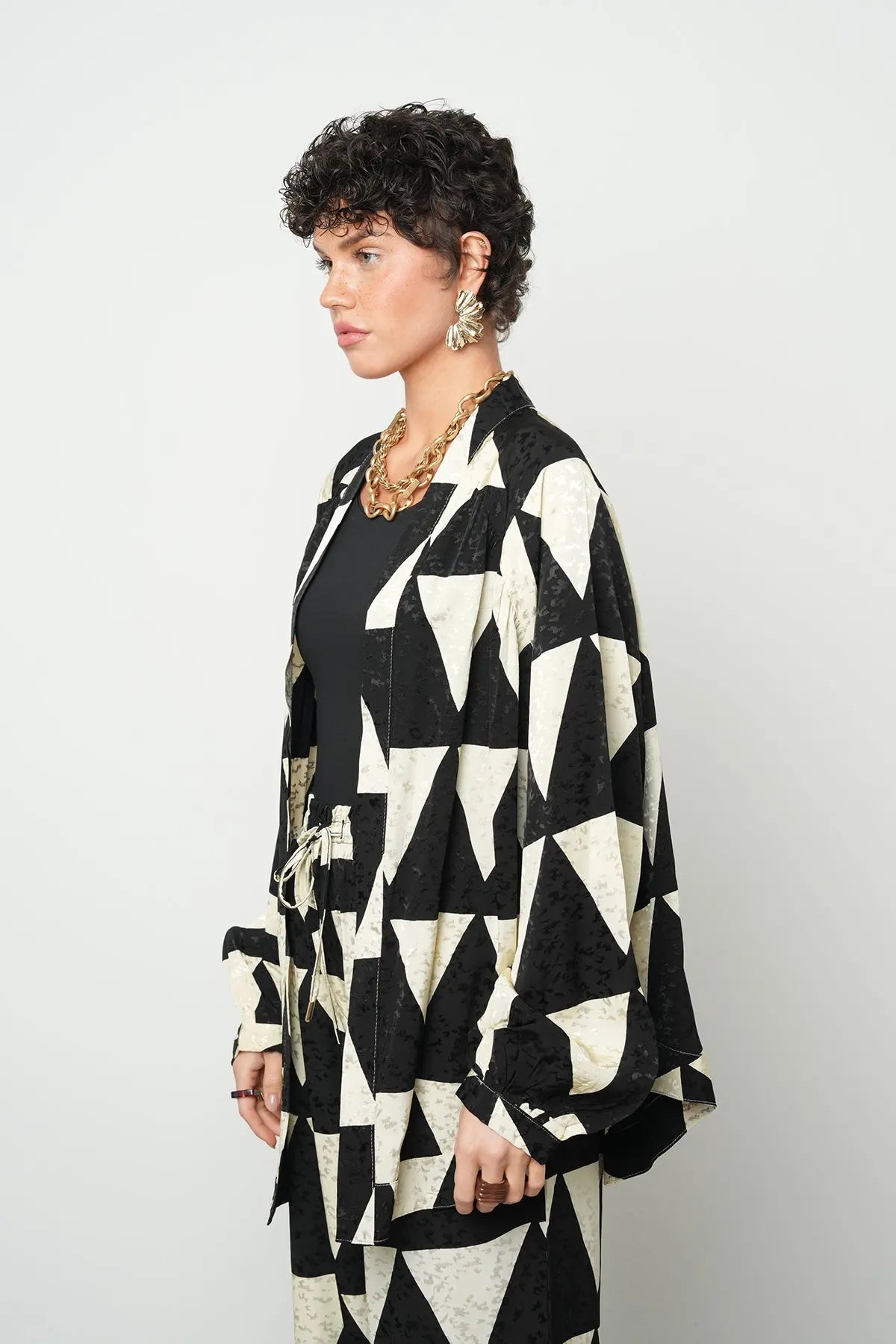 Geometrik Desenli Siyah-Beyaz Kimono ORFEONEGRO