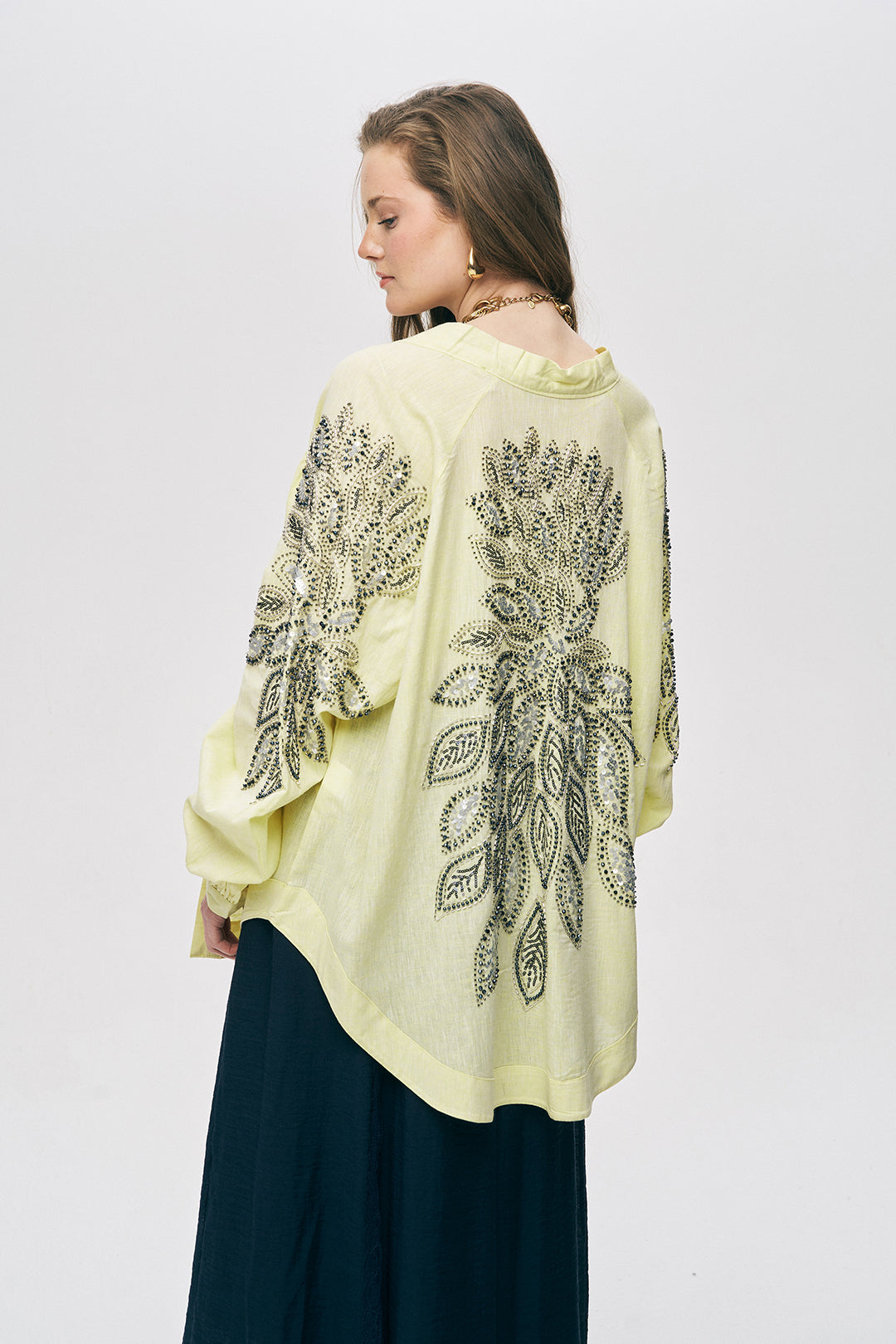 Sarı Sırtı Nakış ve Pul İşlemeli Oversize Kimono