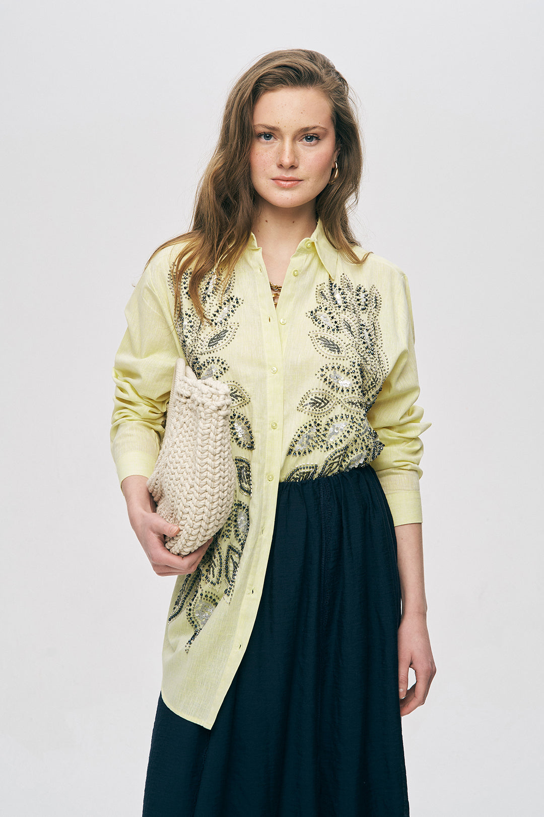 Sarı Pul ve Boncuk İşlemeli Gömlek