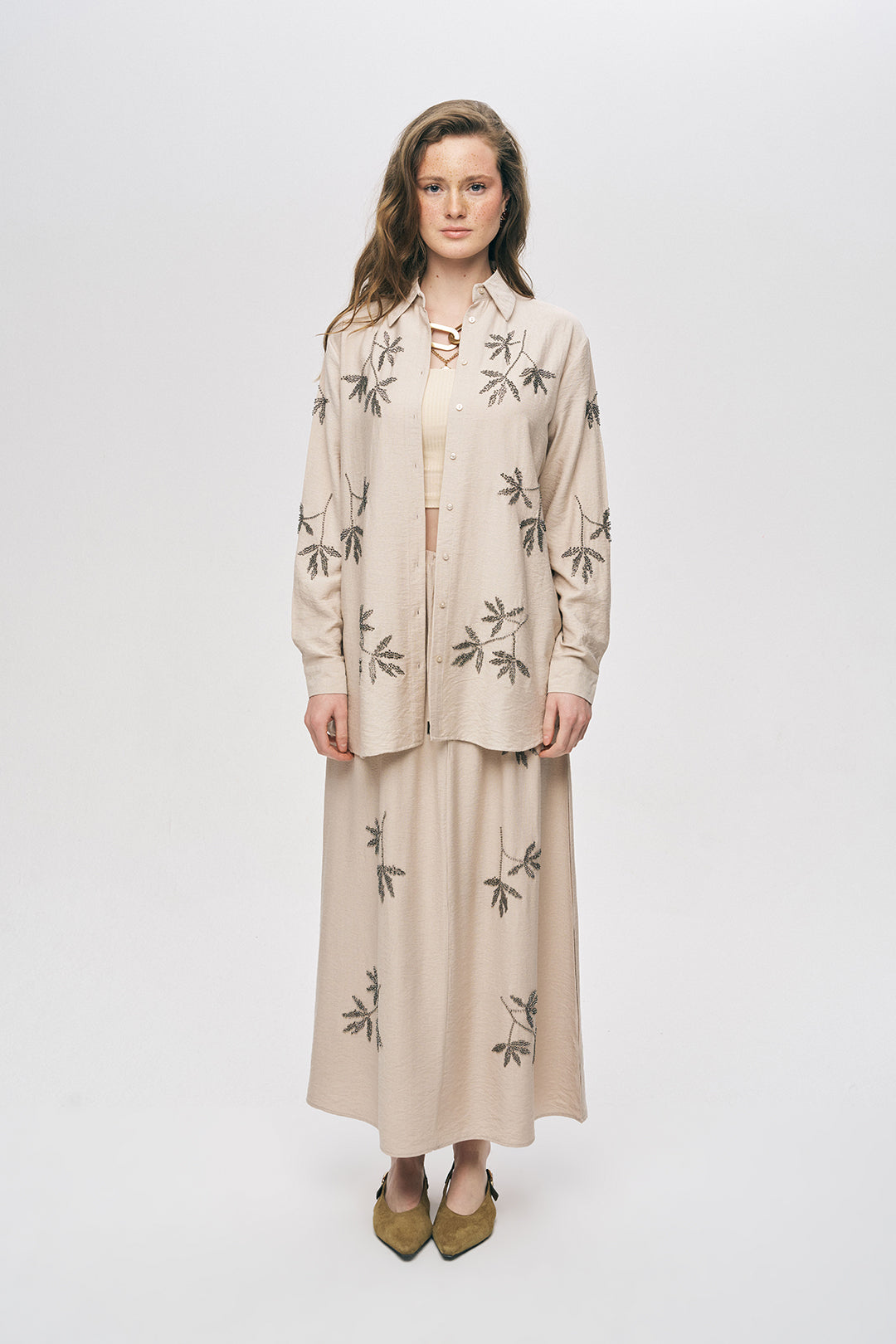 Orfeonegro Açık Bej Yaprak Nakışlı Oversize Gömlek