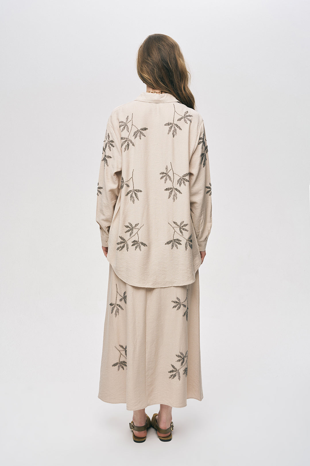 Orfeonegro Açık Bej Yaprak Nakışlı Oversize Gömlek