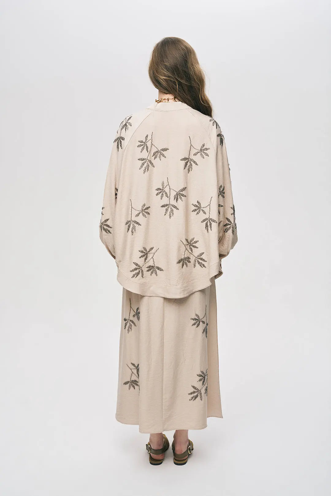 Orfeonegro Açık Bej Yaprak Nakışlı Oversize Kimono ORFEONEGRO