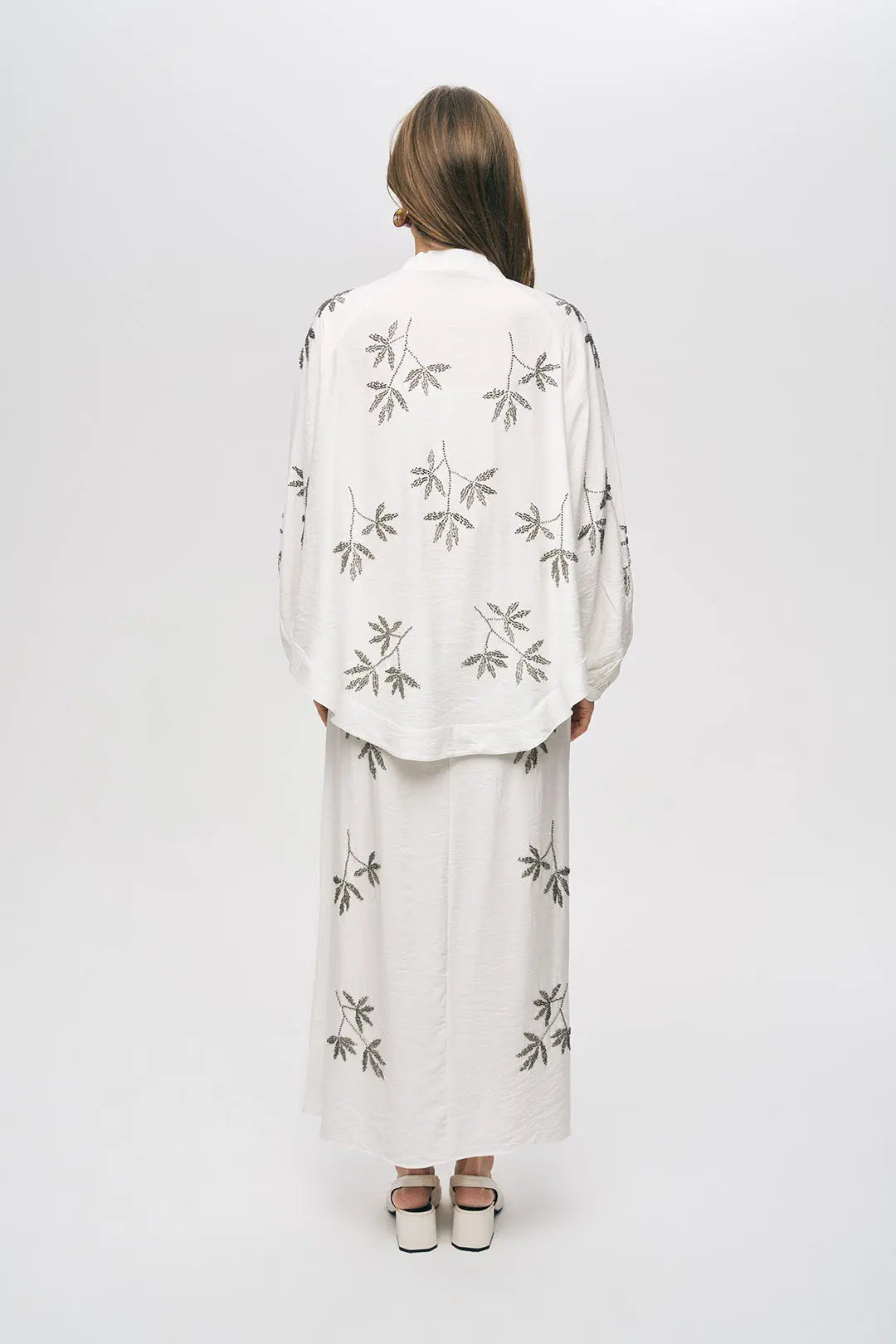 Orfeonegro Ekru Yaprak Nakışlı Oversize Kimono ORFEONEGRO