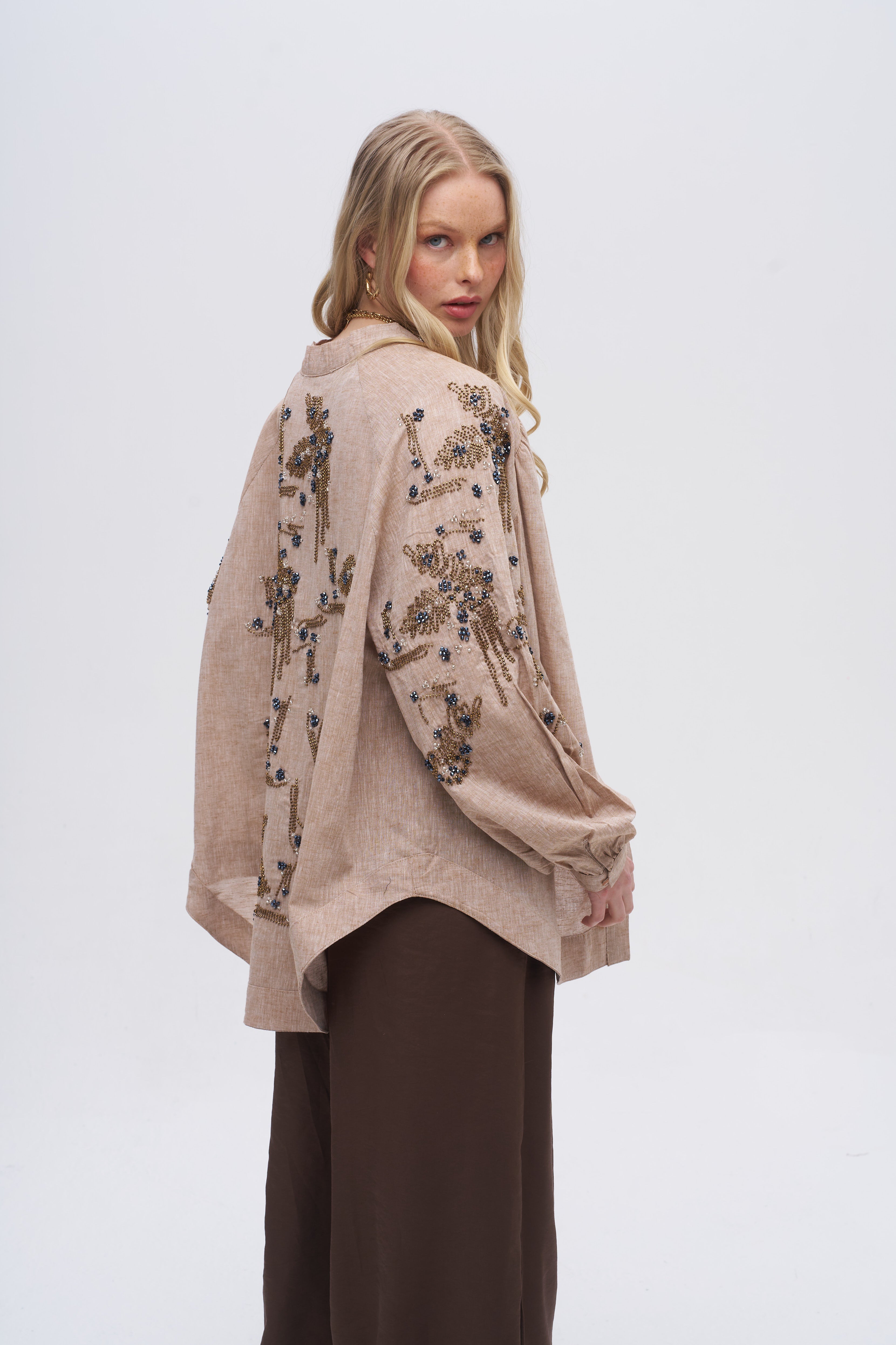 Kolu ve Sırtı İşlemeli Kimono