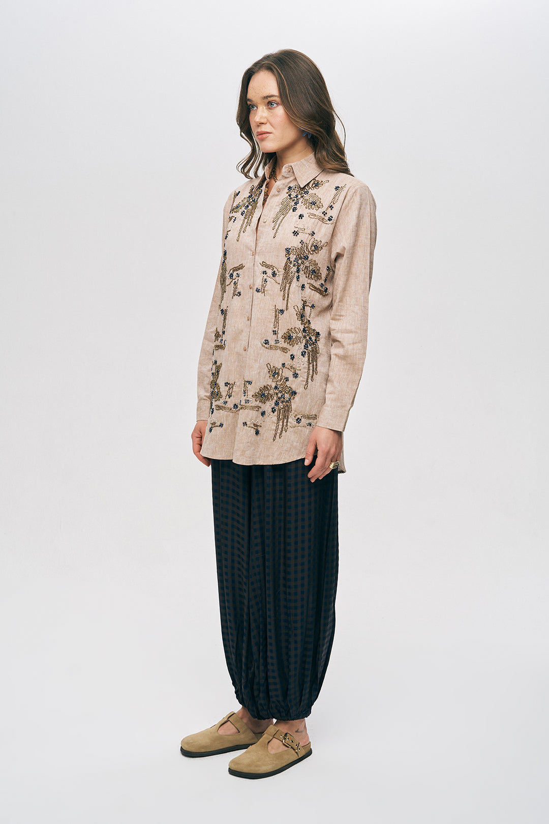 Orfeonegro Boncuk İşlemeli ve Nakışlı Keten Görünümlü Gömlek Açık Kahve