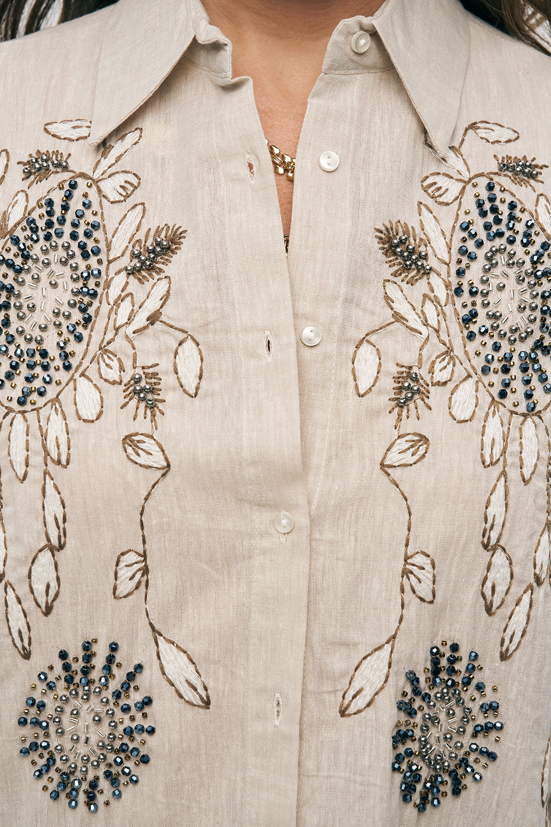 Çiçek Nakışlı ve Taş İşlemeli Oversize Gömlek