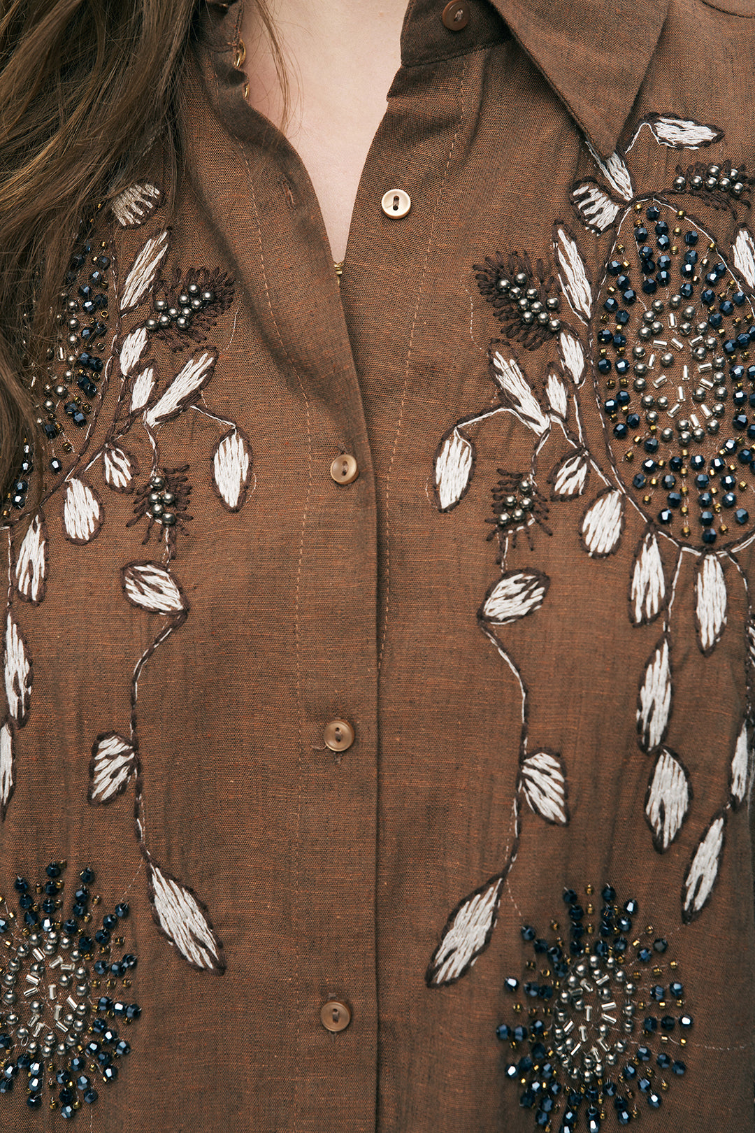 Çiçek Nakışlı ve Taş İşlemeli Oversize Gömlek Kahve