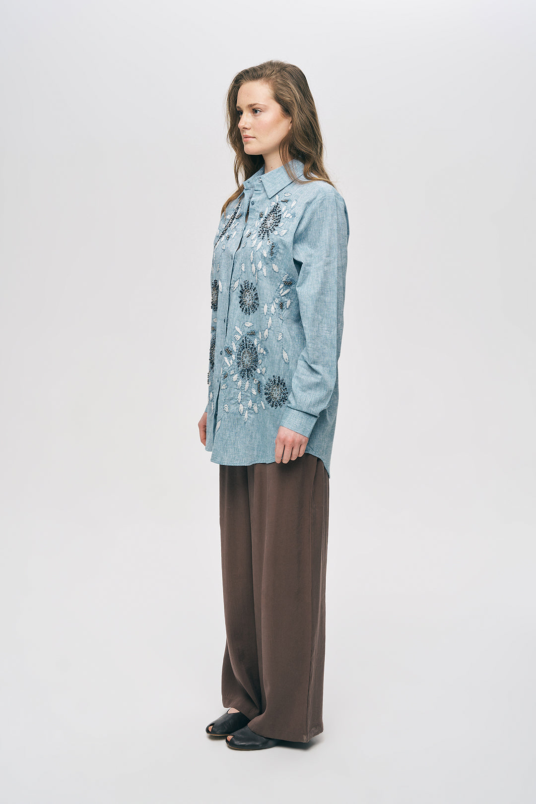 Çiçek Nakışlı ve Taş İşlemeli Oversize Gömlek Mavi