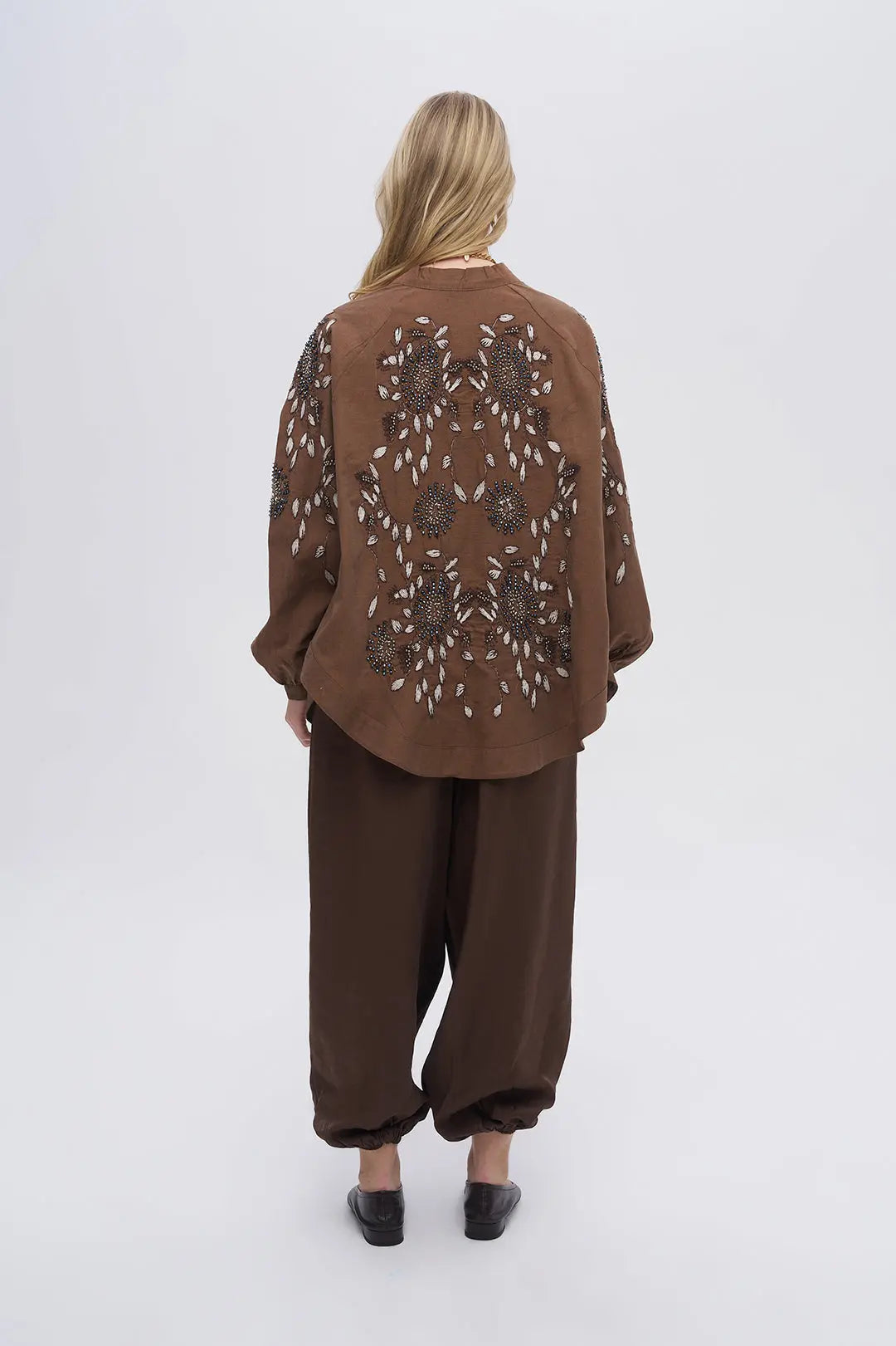 Kolu ve Sırtı İşlemeli Oversize Kimono Kahve ORFEONEGRO