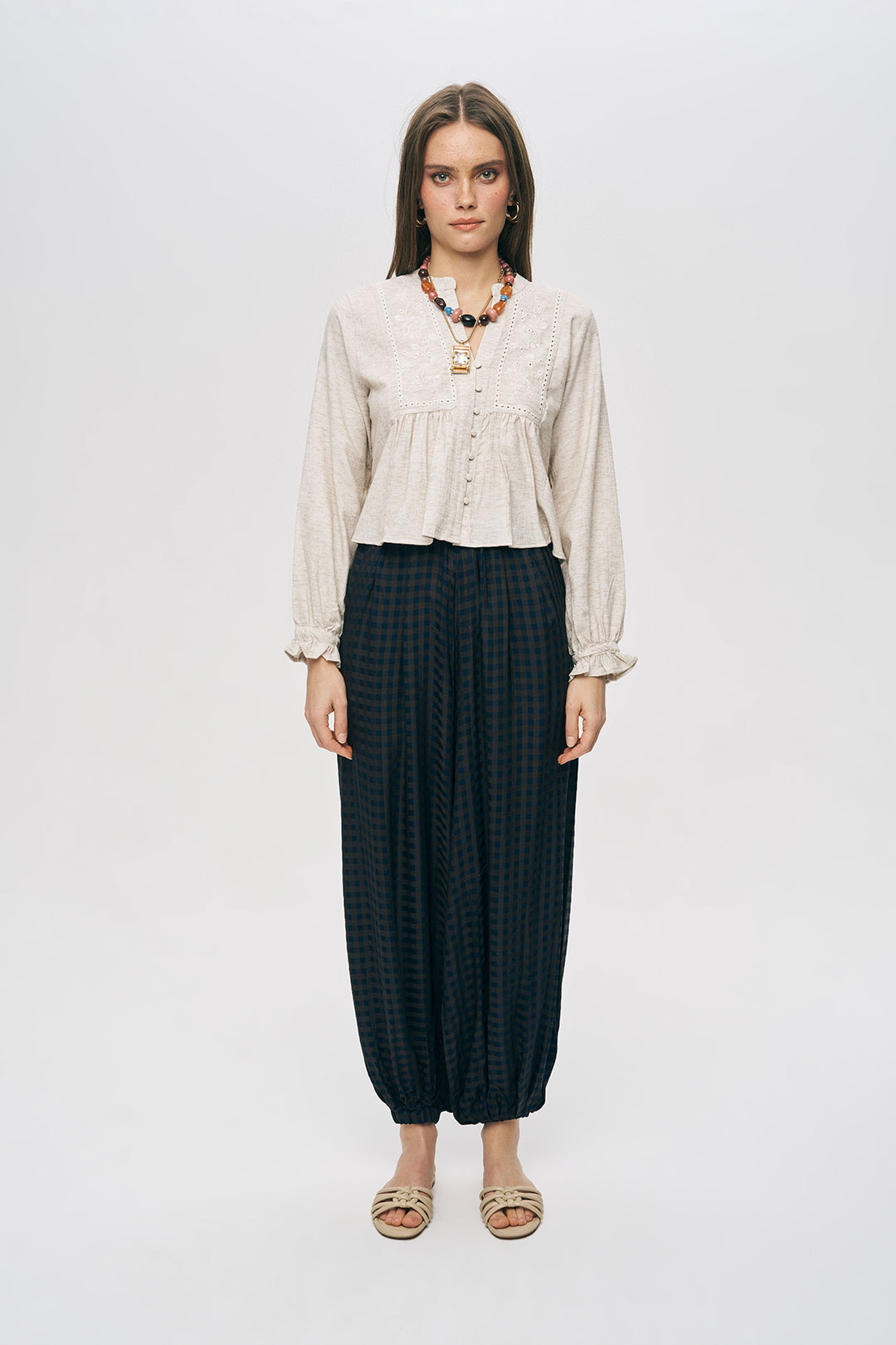 Orfeonegro Fisto Nakışlı ve Düğmeli V Yaka Krem Bluz