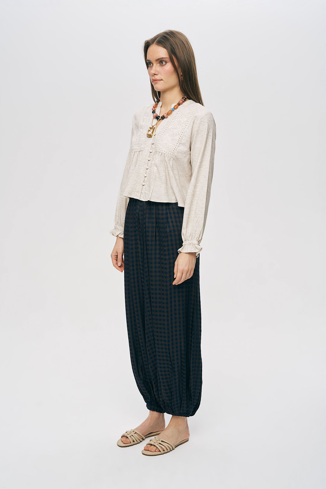 Orfeonegro Fisto Nakışlı ve Düğmeli V Yaka Krem Bluz