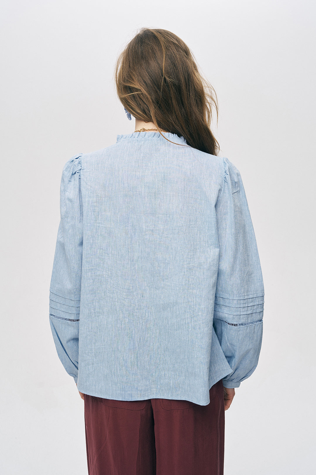 Orfeonegro Etnik Nakış İşlemeli ve Ajurlu Mavi Keten Karışımlı Gömlek