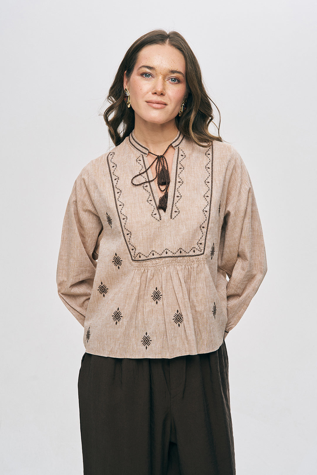 Orfeonegro Etnik Nakışlı ve Püskül Detaylı Bohem Bluz
