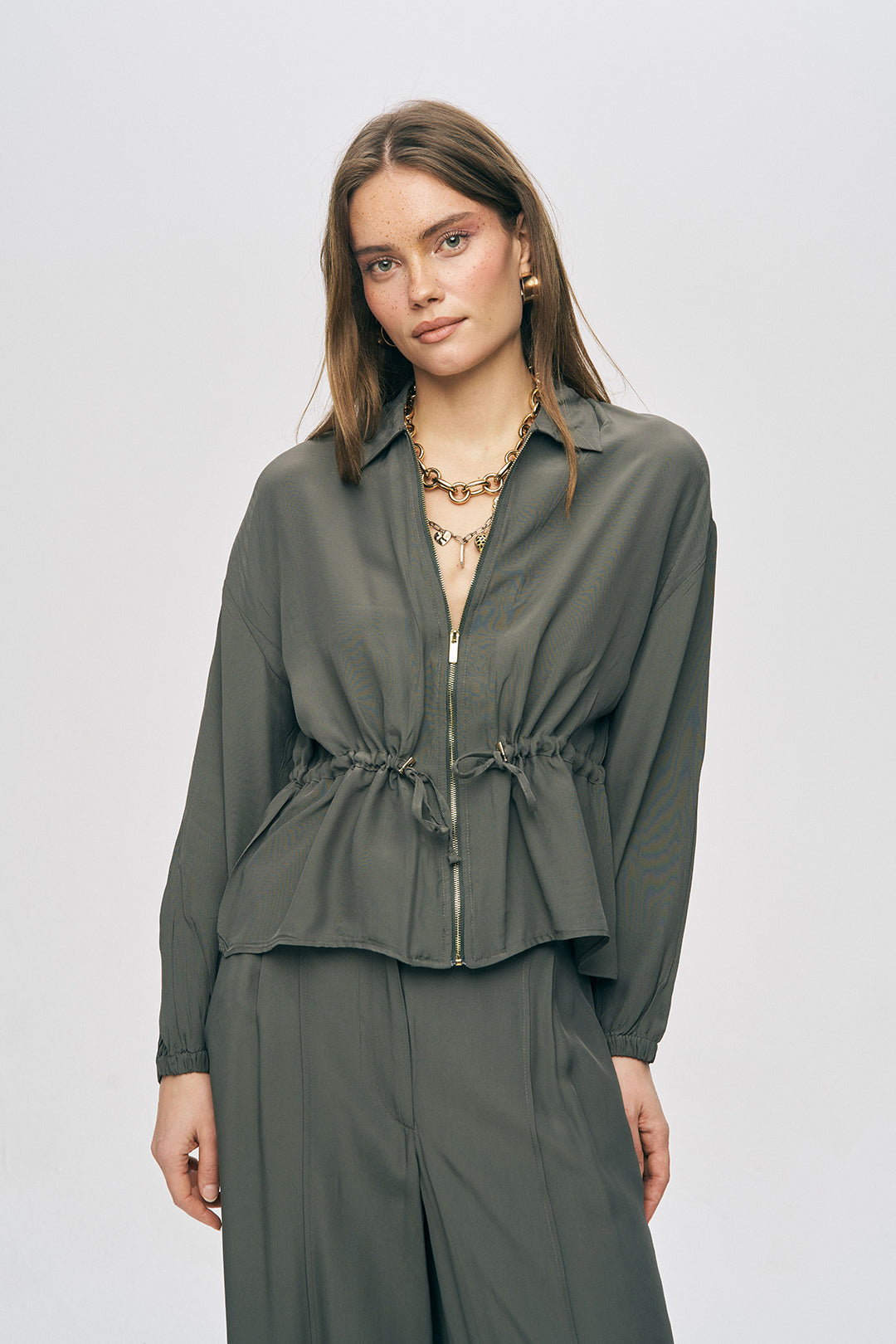 Beli Büzgülü ve Bağcıklı Haki Fermuarlı Şık Ceket Gömlek