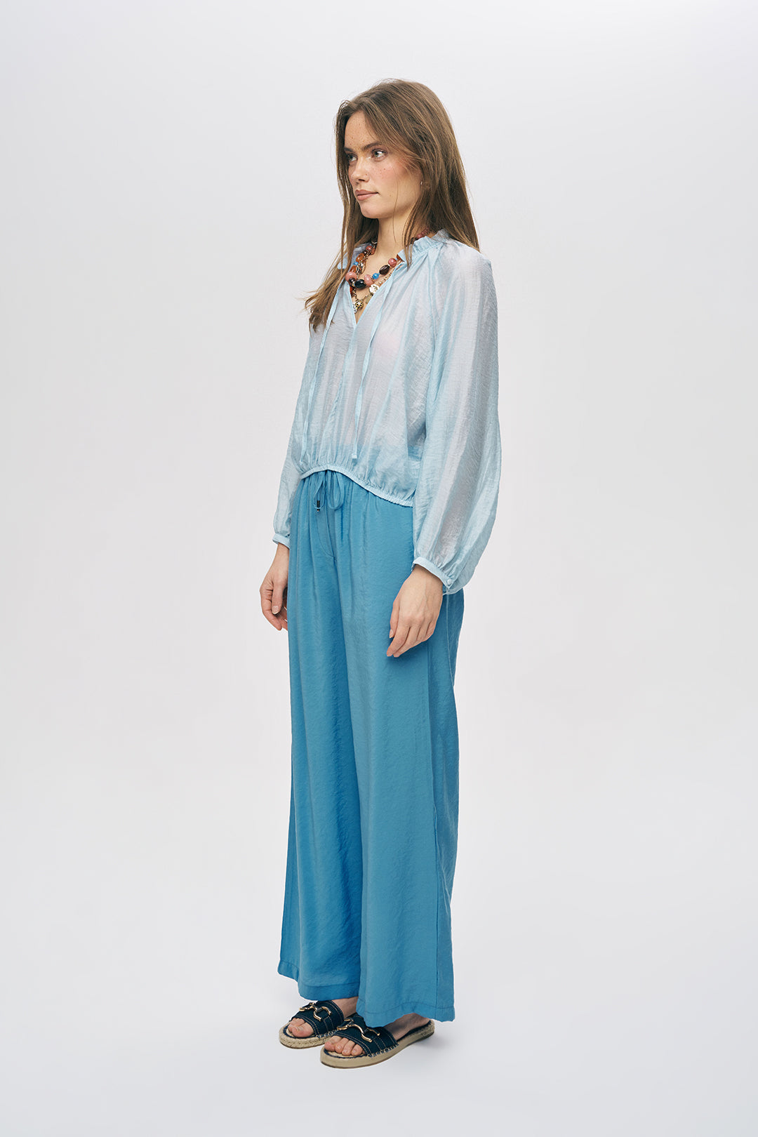 Orfeonegro İnce Dokulu Manşetli ve Beli Lastikli Şık Mavi Bluz