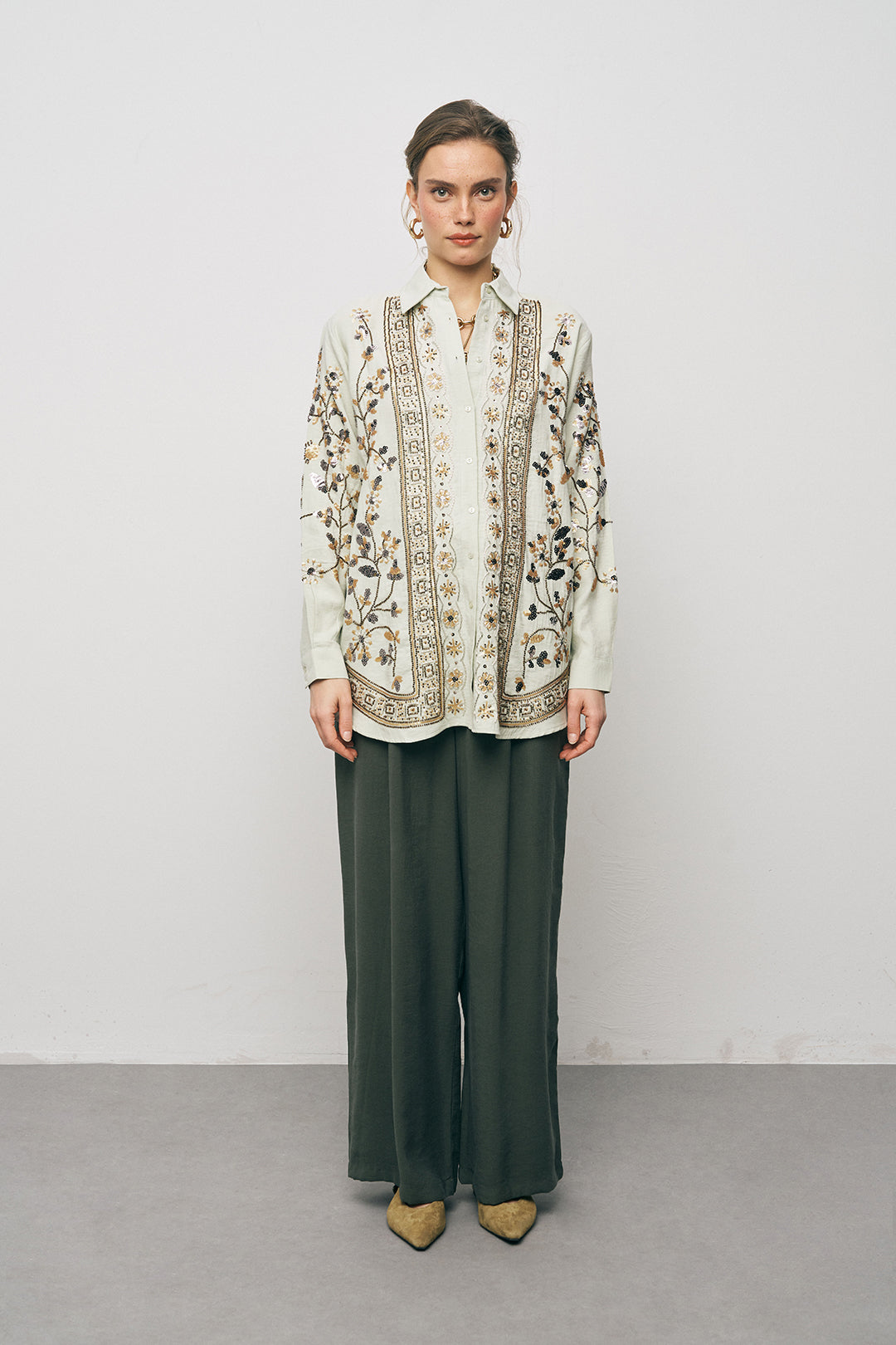 Orfeonegro Özel Tasarım Payet ve Boncuk İşlemeli Oversize Gömlek Mint