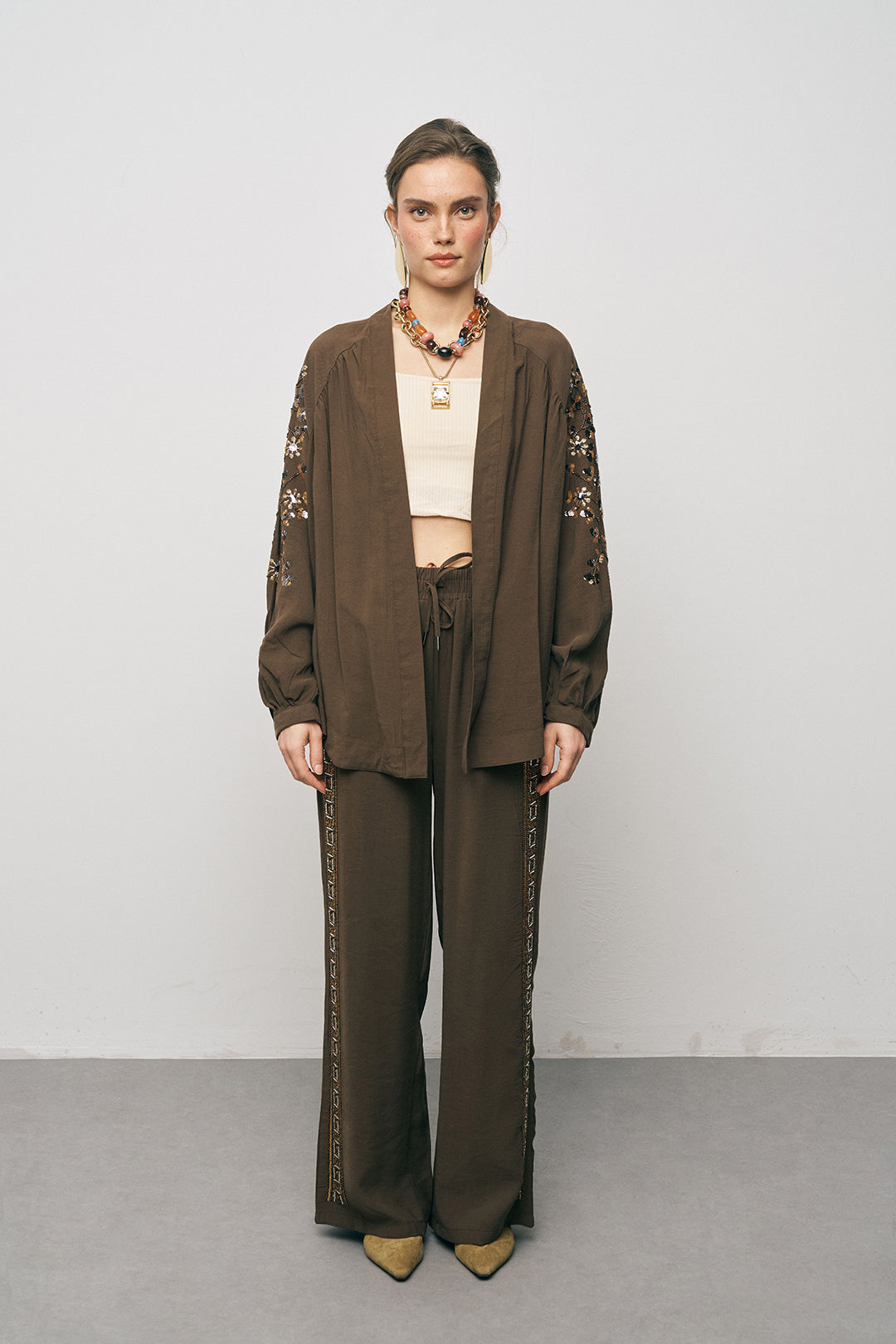 Orfeonegro Sırtı ve Kolu Payet Boncuk İşlemeli Kahve Kimono