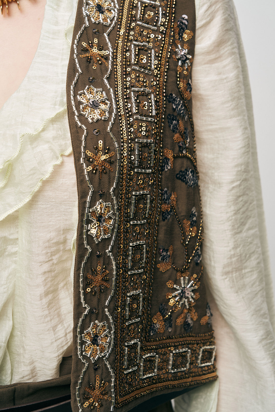 Orfeonegro Nakış ve Boncuk İşlemeli Kahverengi Kısa Yelek