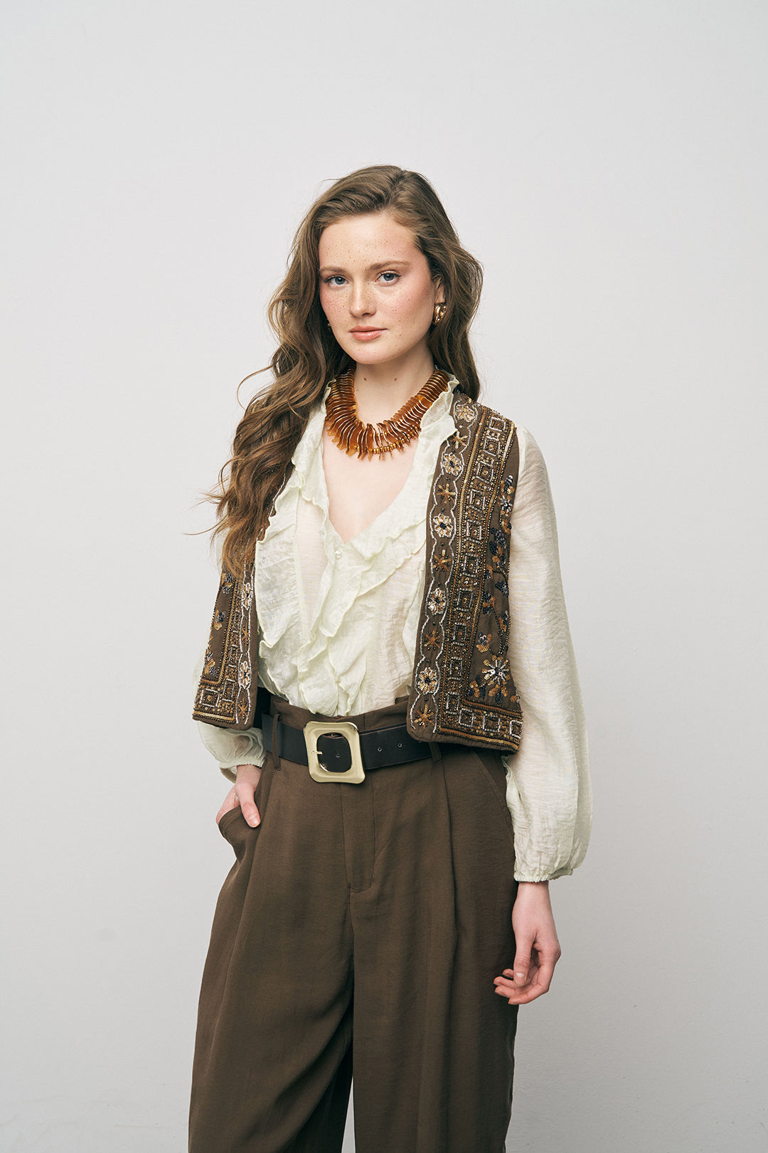 Orfeonegro Nakış ve Boncuk İşlemeli Kahverengi Kısa Yelek