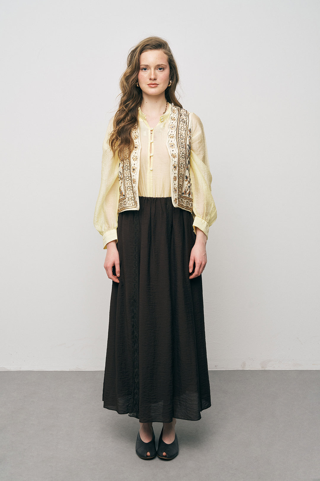 Orfeonegro Nakış ve Boncuk İşlemeli Sarı Kısa Yelek