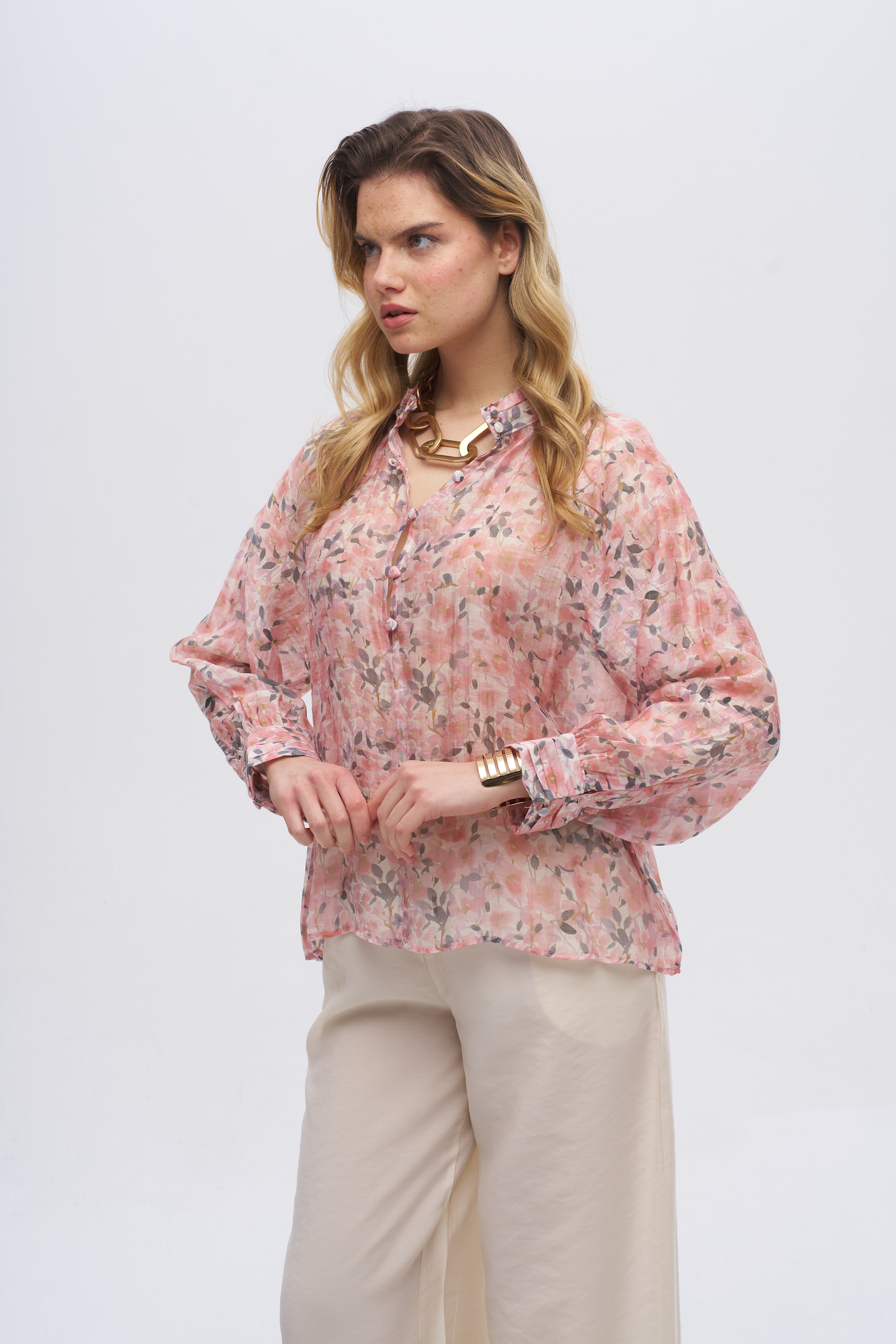 Hakim Yaka Çiçekli Kadın Bluz