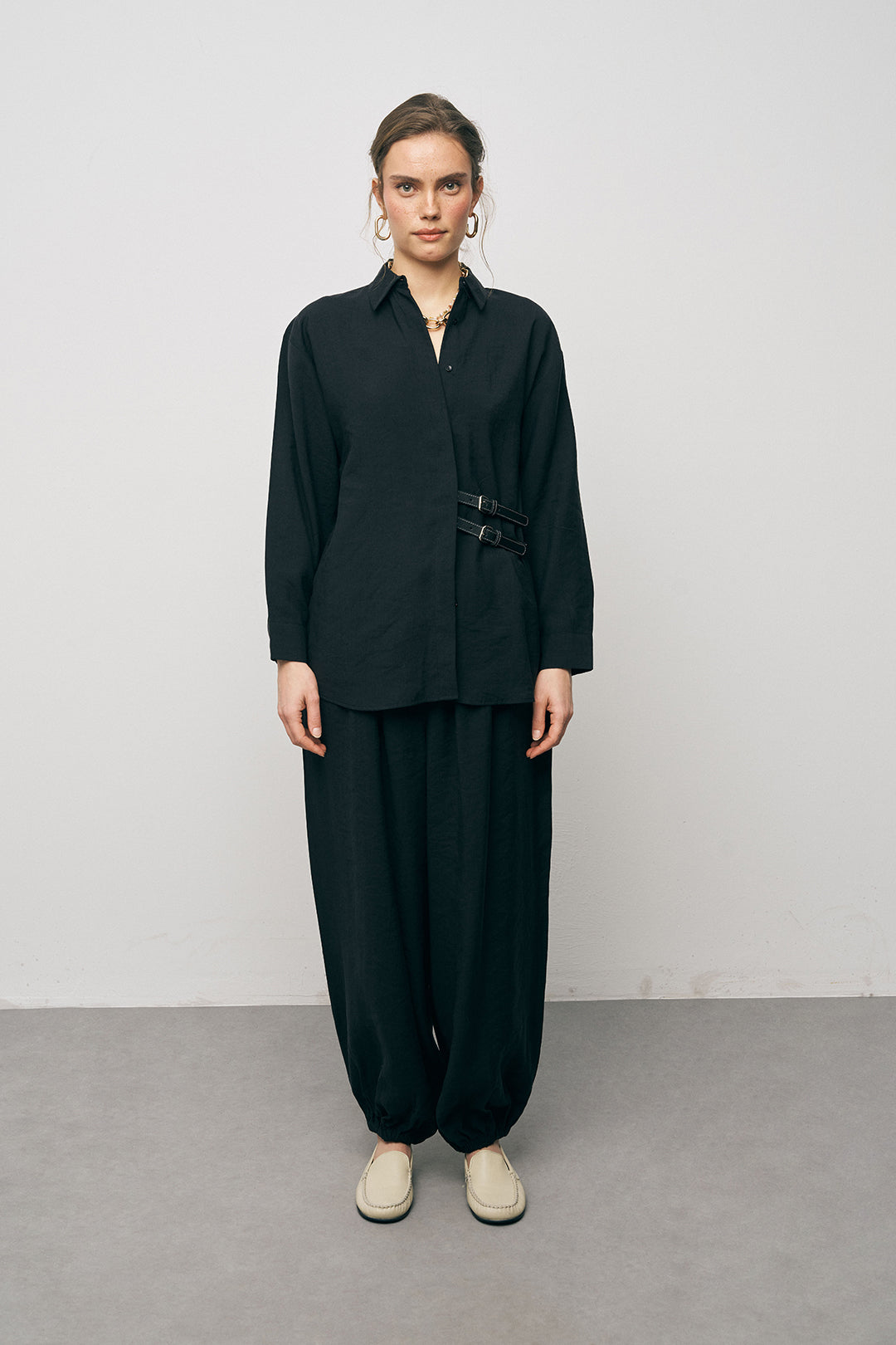 Orfeonegro Çift Kemer Aksesuarlı Siyah Uzun Kollu Gömlek