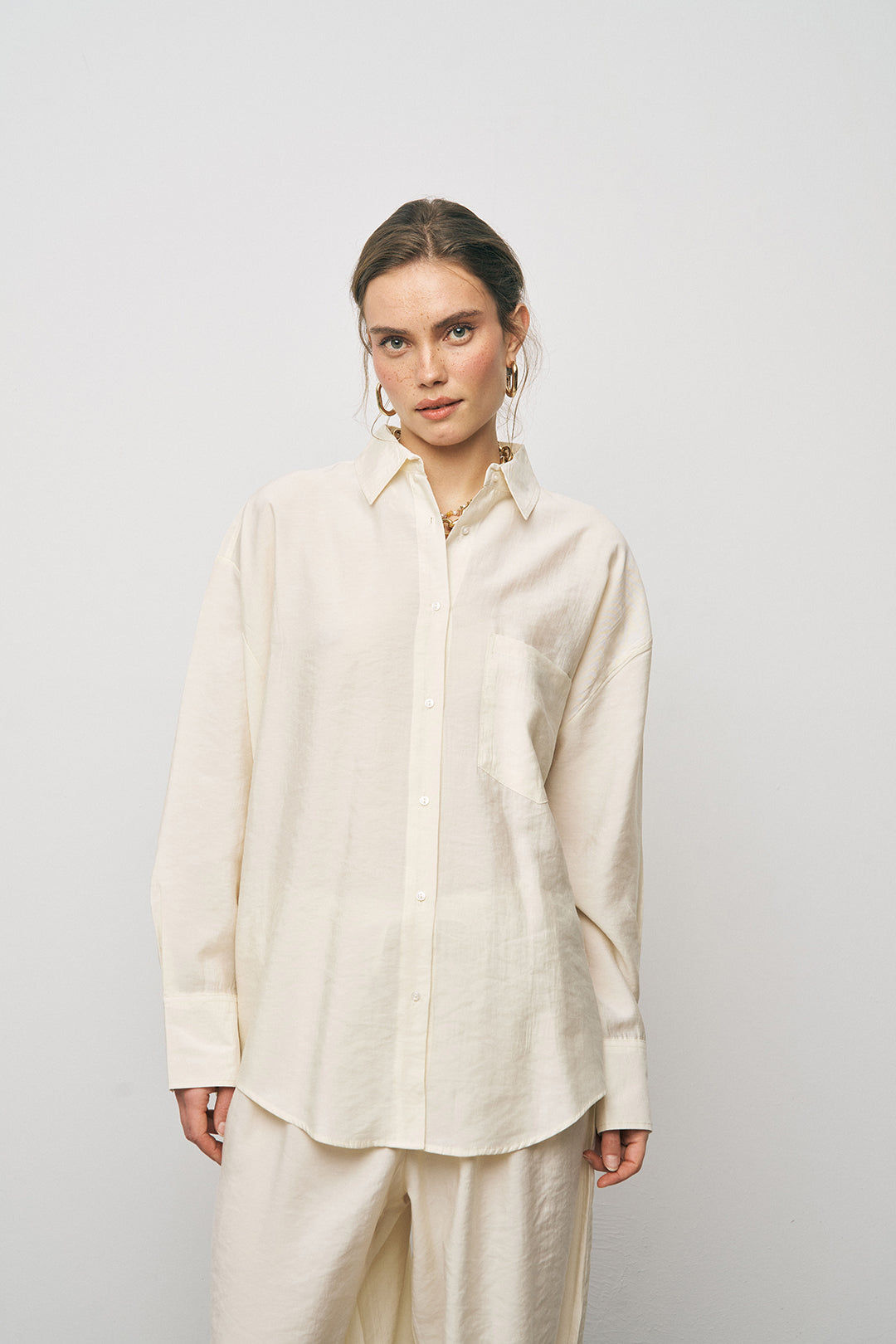 Orfeonegro Cep Detaylı Ekru Basic Gömlek