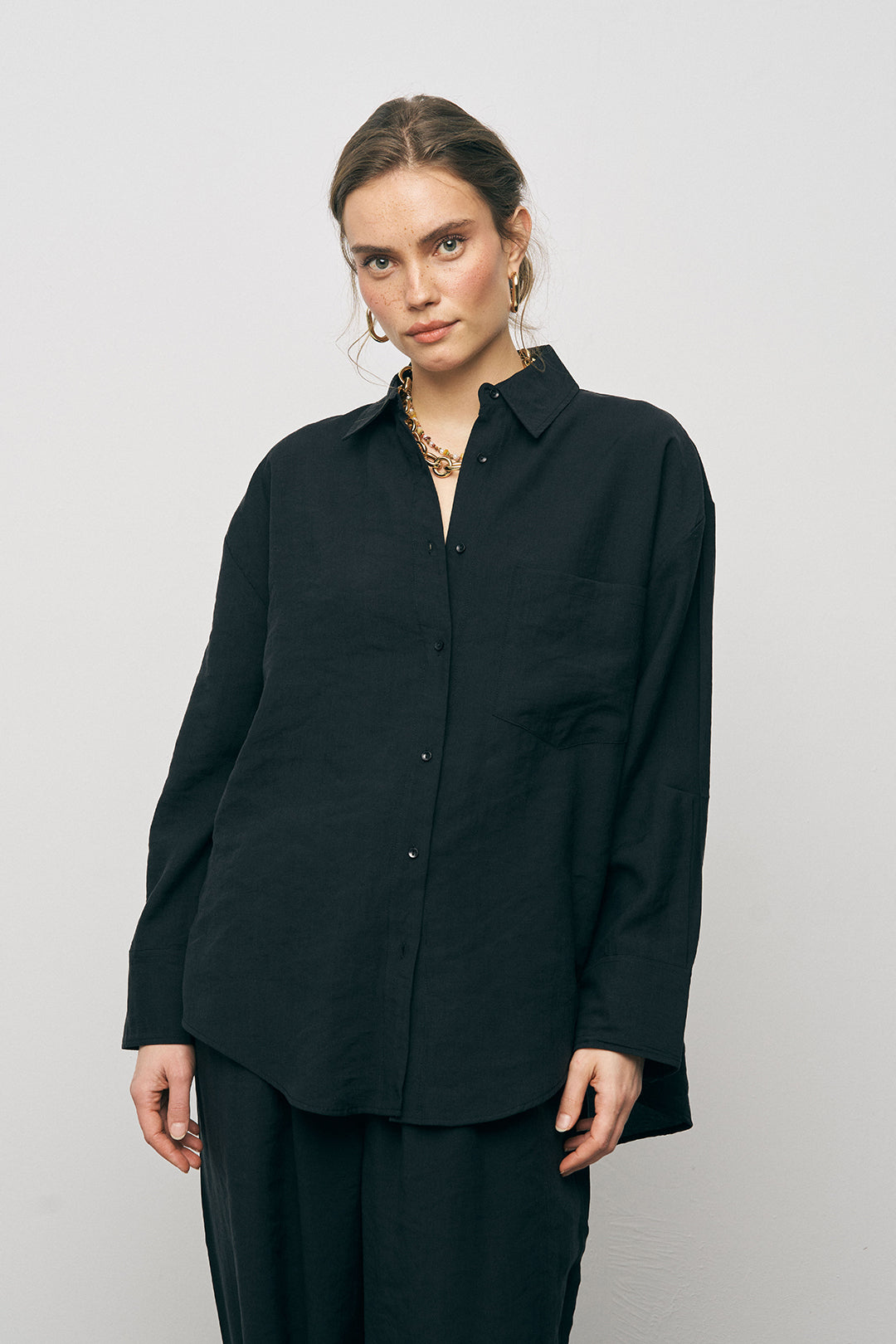 Orfeonegro Cep Detaylı Siyah Basic Gömlek