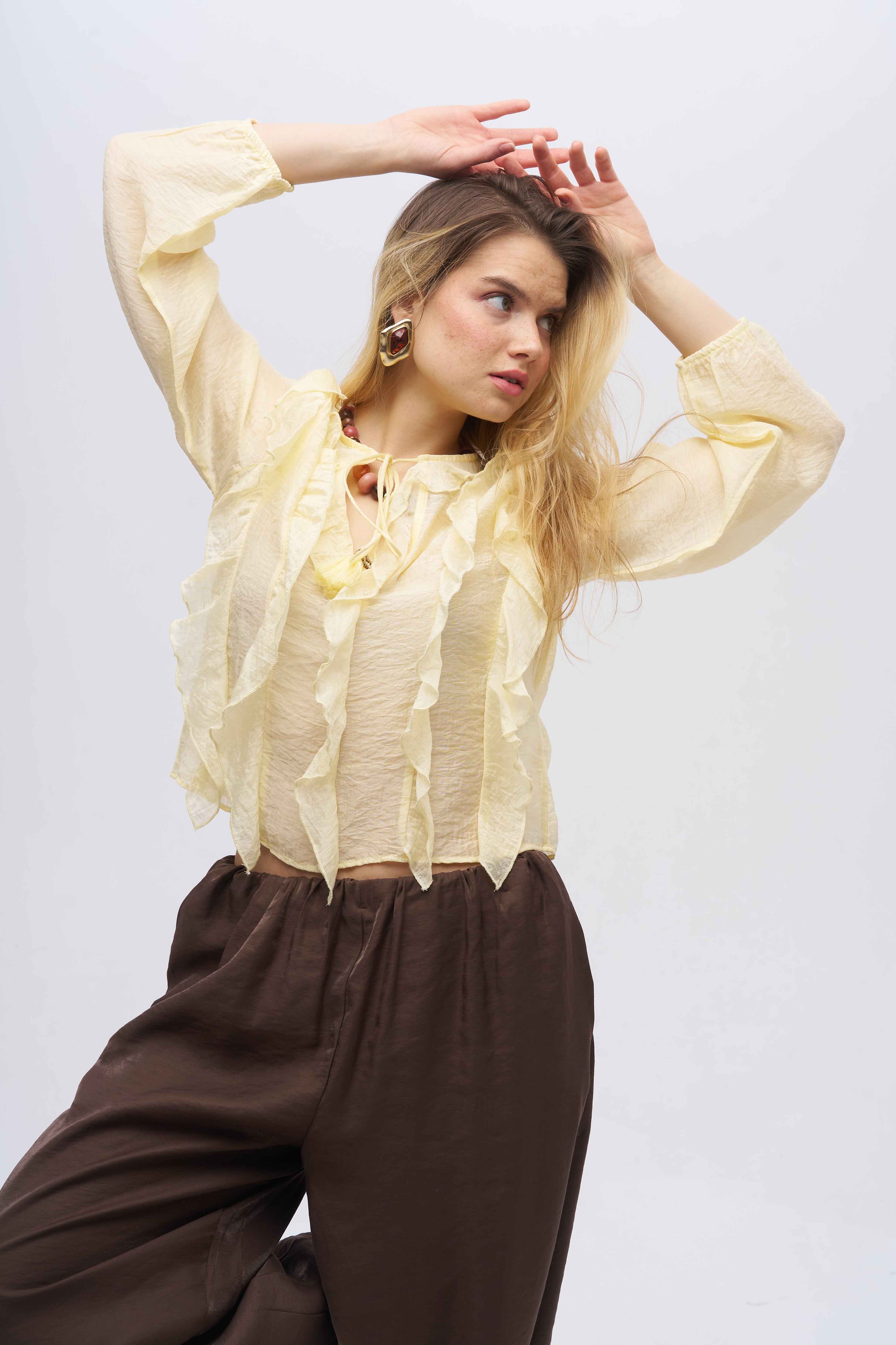 İple Ayarlanabilir Yaka Fırfır Detaylı Bluz Sarı