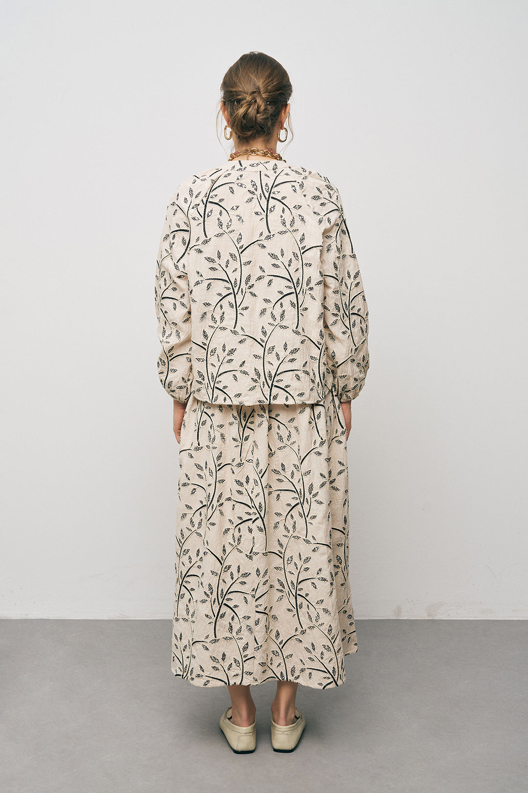 Nakış İşlemeli Balon Kol Tasarım Bluz Siyah