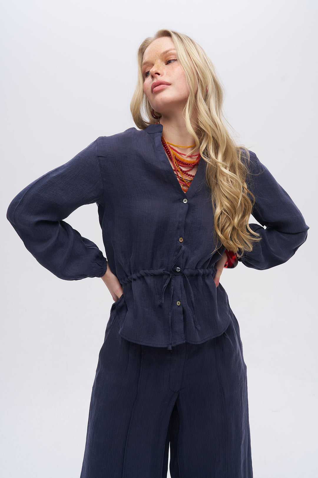 Gömlek Yaka Önden Düğmeli Kısa Kollu Dökümlü Bluz Laci