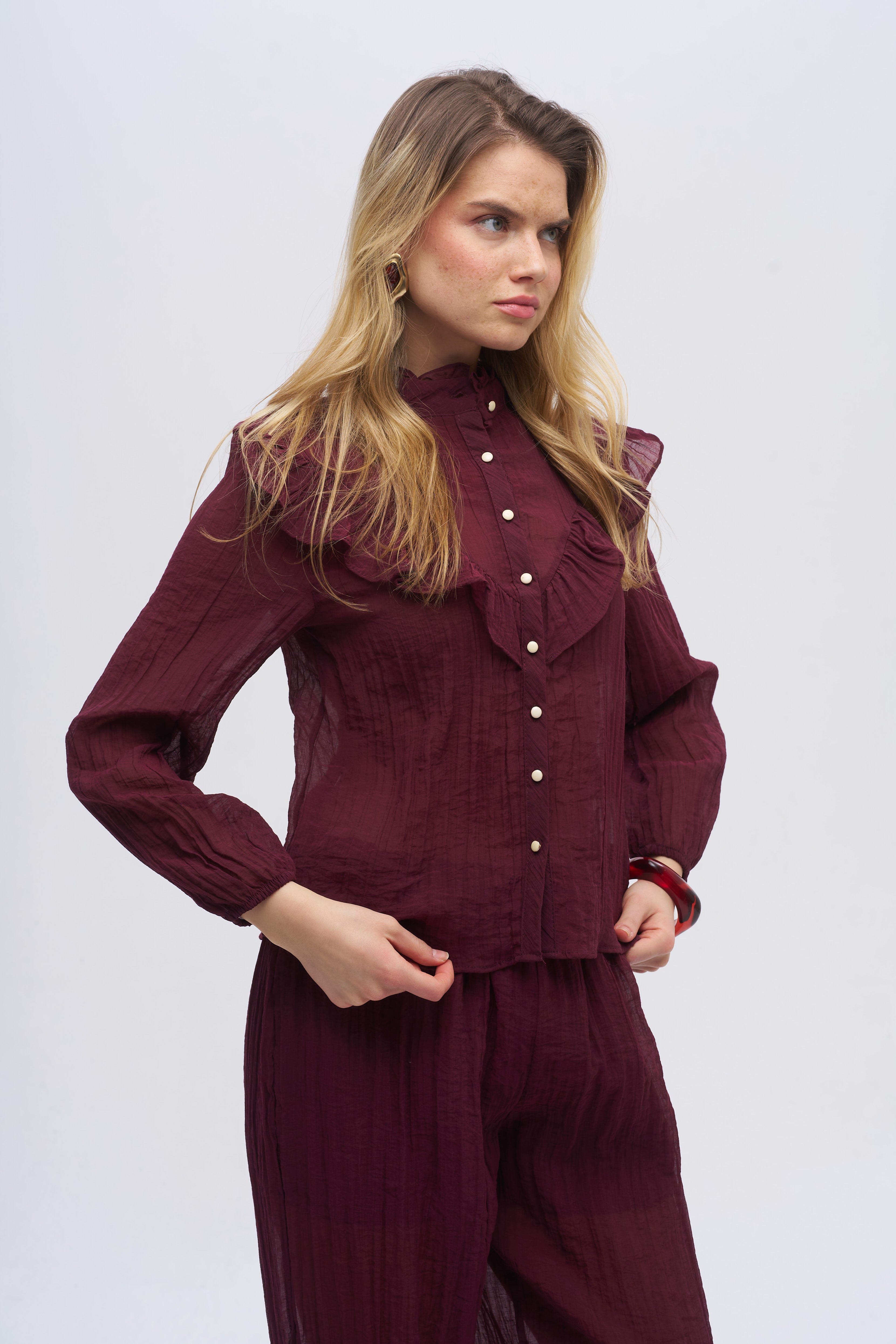 Bordo Fırfır Detaylı Dik Yaka Bluz