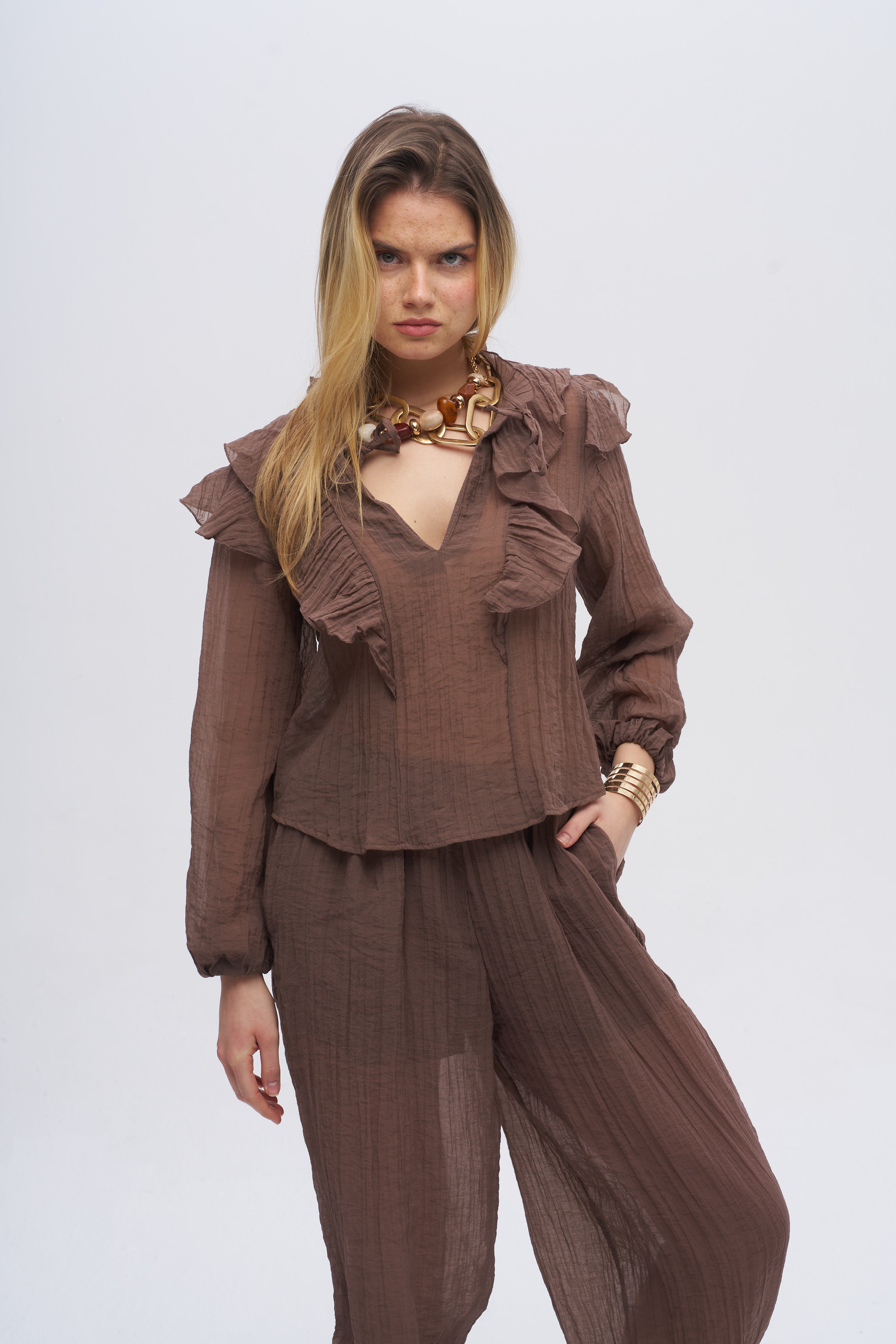 Fırfır Detaylı Yaka Bağlamalı Kahve Bluz