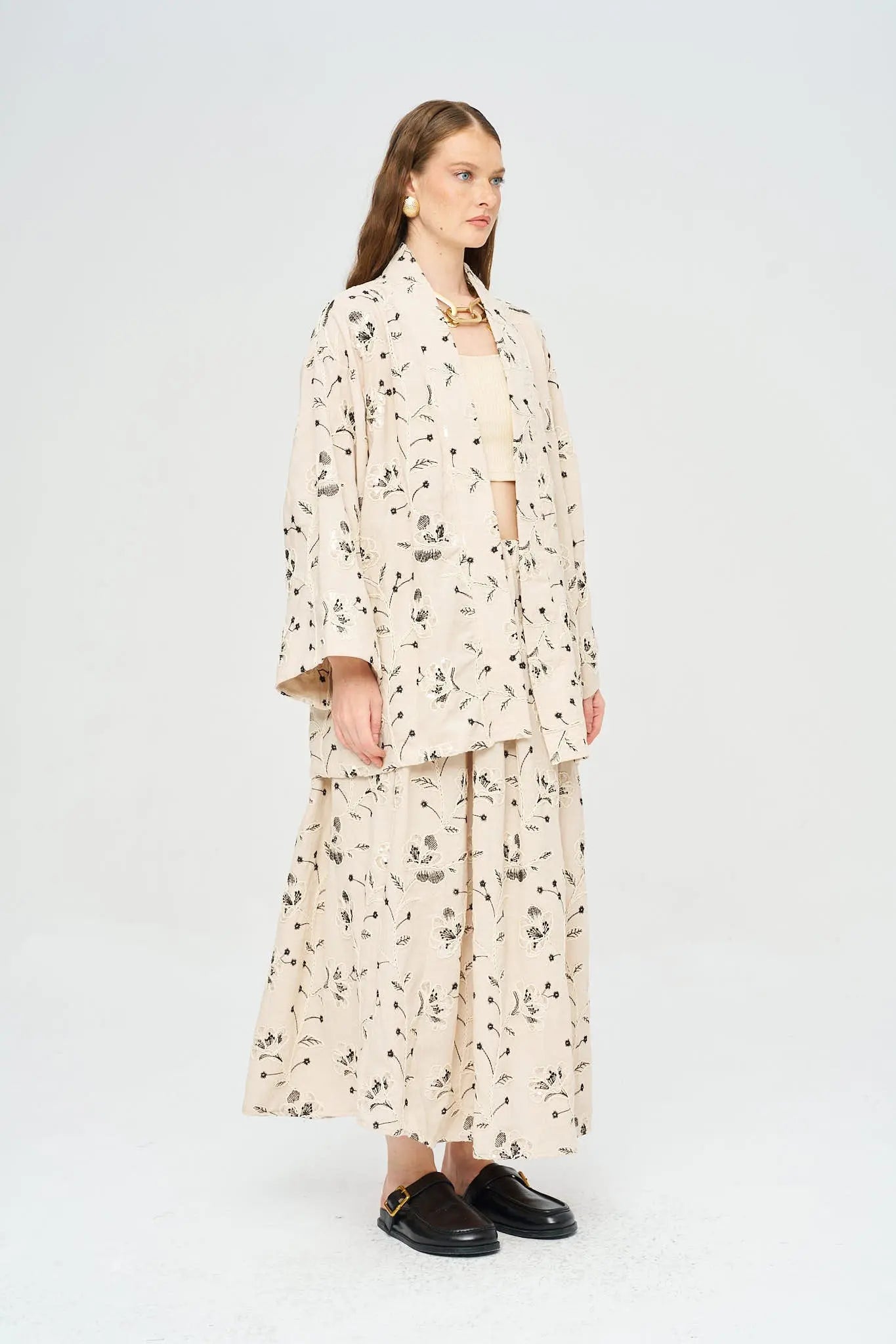 Çiçek Nakışlı ve Pullu Kimono - Siyah ORFEONEGRO